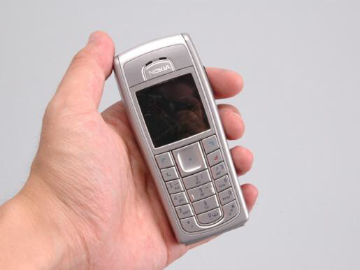 2018-06-20 00:21 诺基亚n81 就是为了玩游戏买的 那个时候大学跟