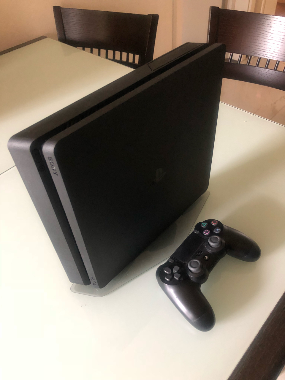 出ps4slim 港版 1tb
