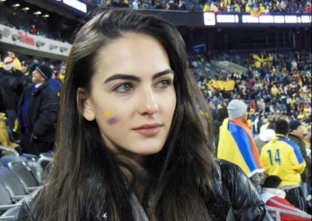 内马尔那个手机广告那个女主谁啊,我一看就硬了.