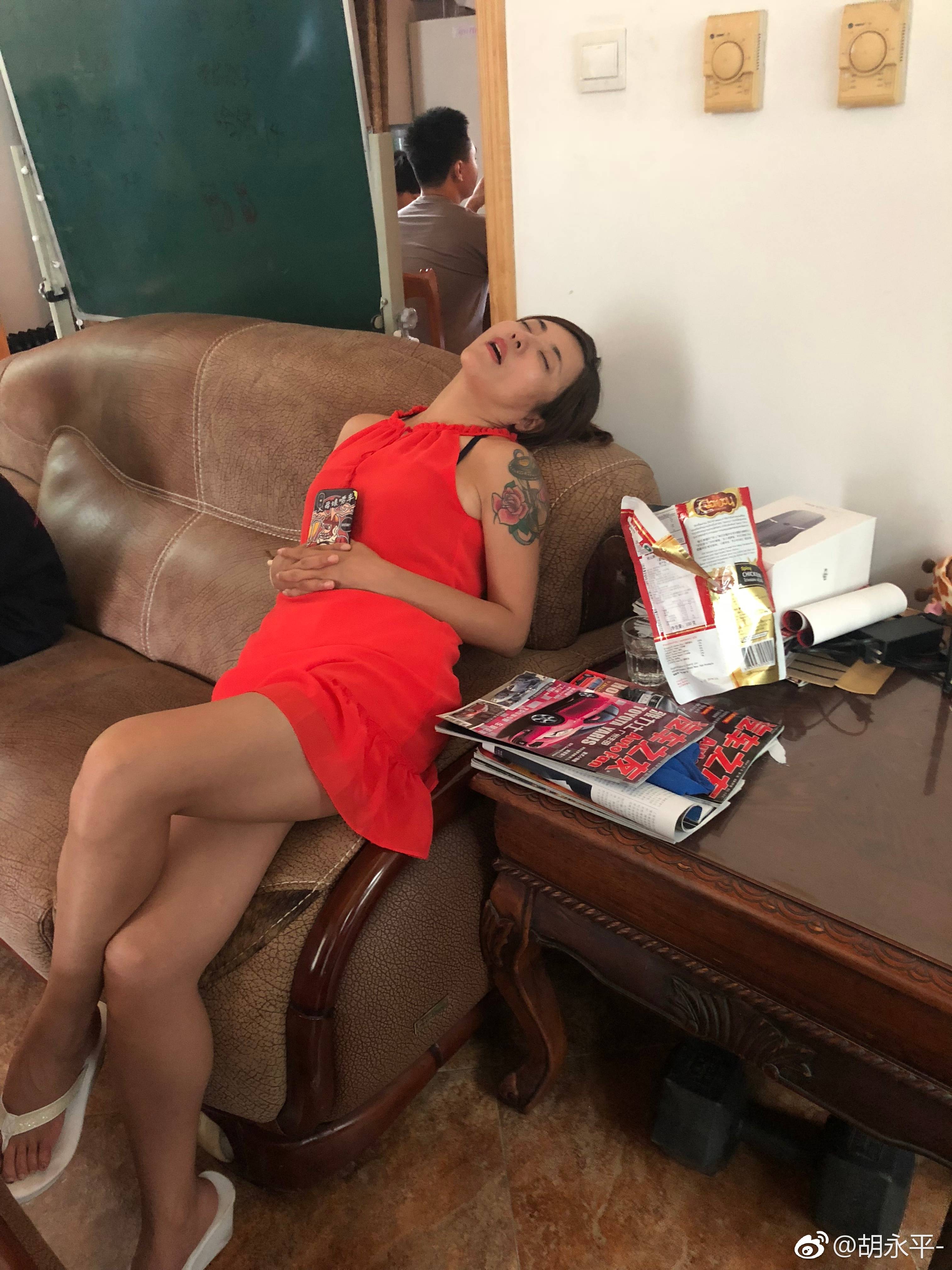 丈母娘胡永平的睡姿