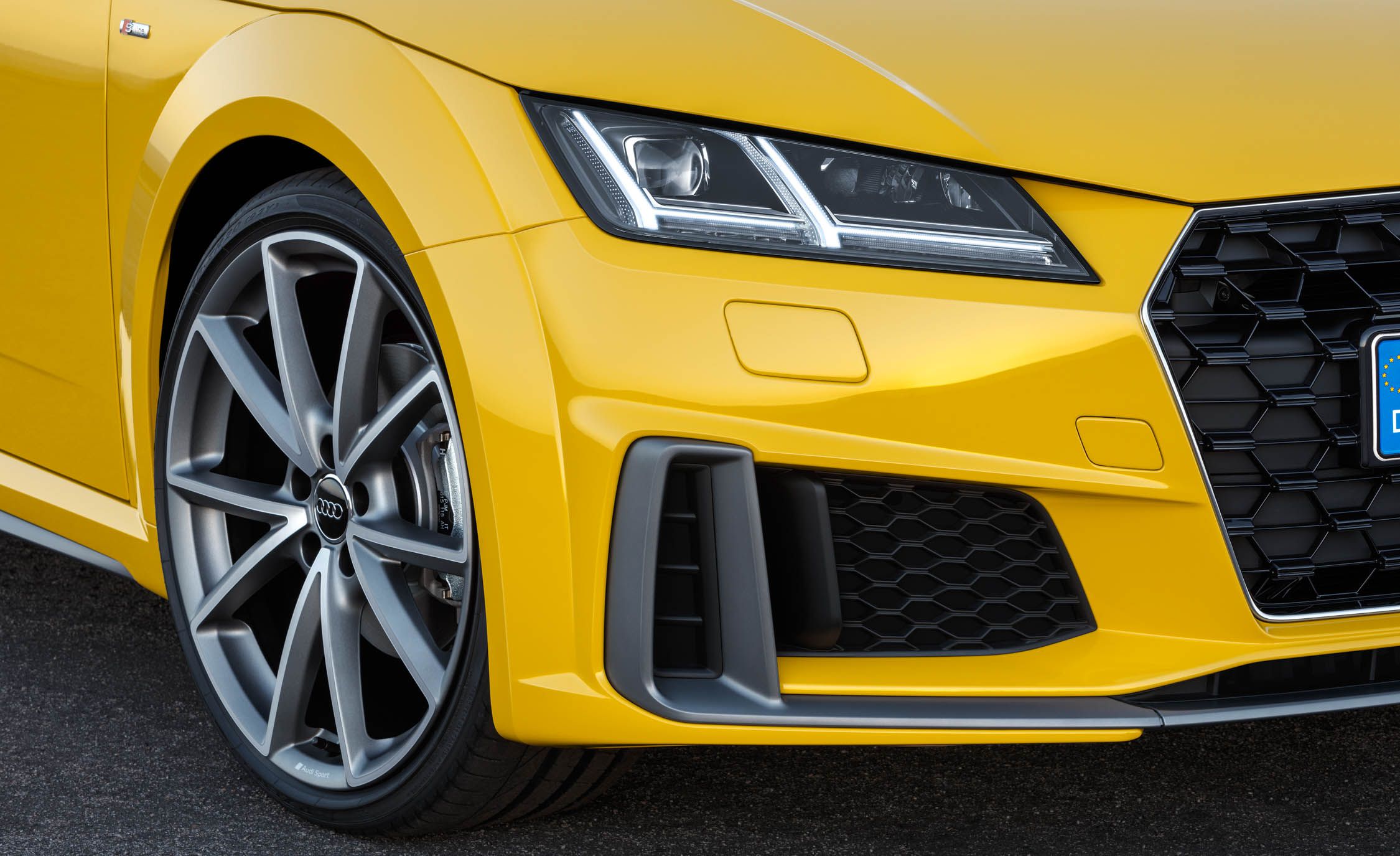 [cad新闻][搬运]2019款奥迪tt:奥迪用外观更新来纪念tt的20周年