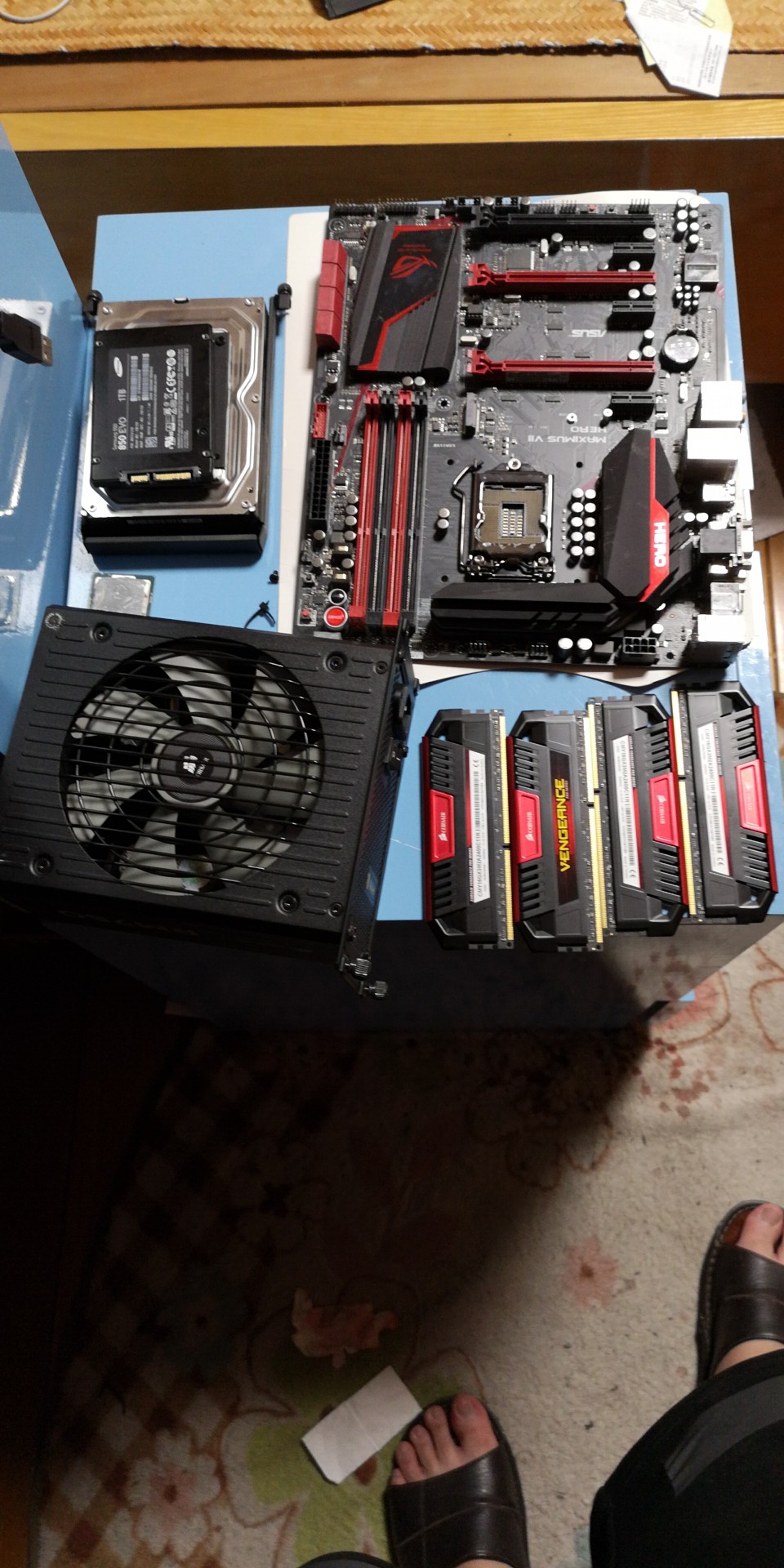 电脑硬件出海盗船rm750浦科特m6s256g