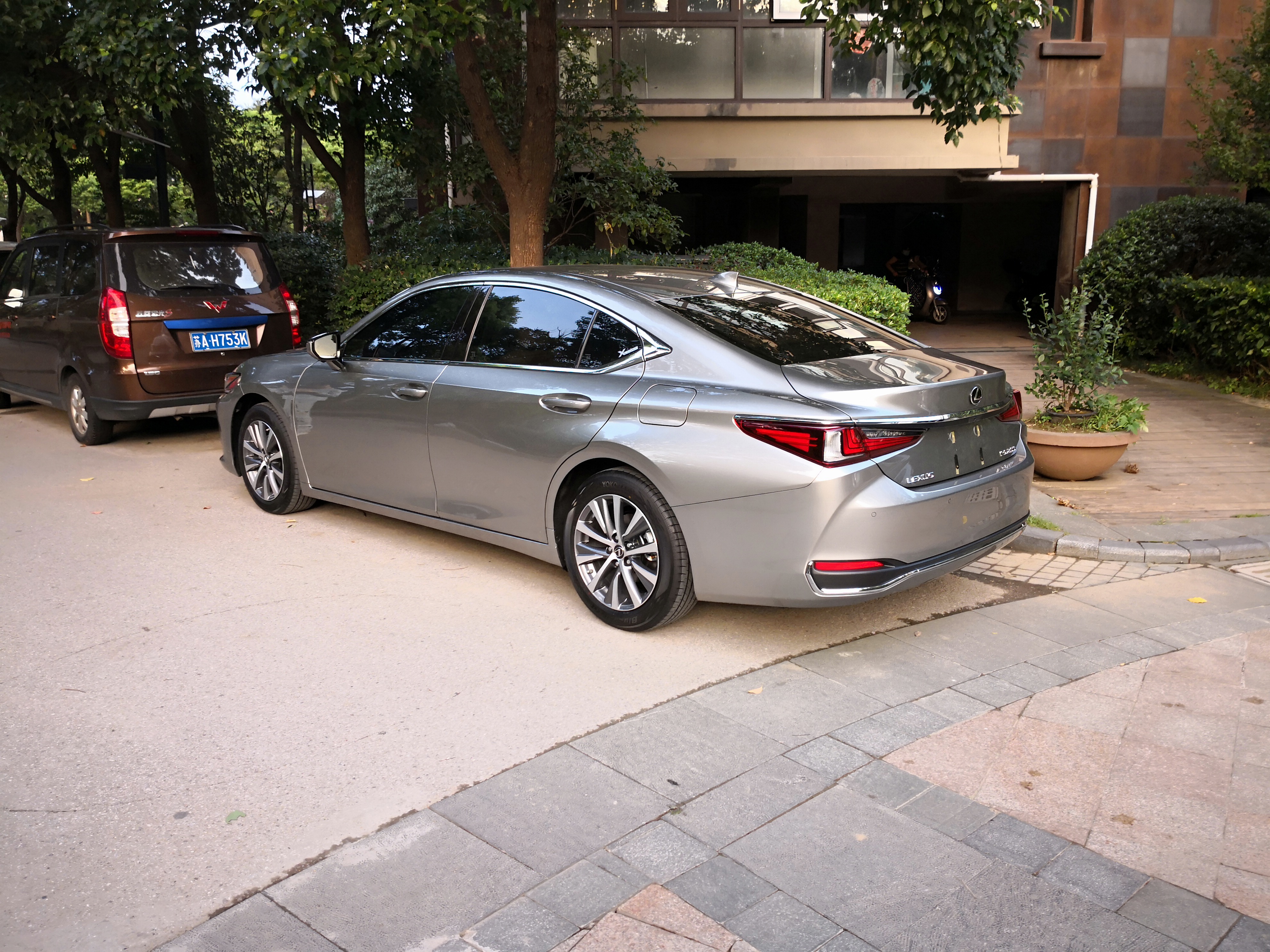 简单提车作业雷克萨斯es200