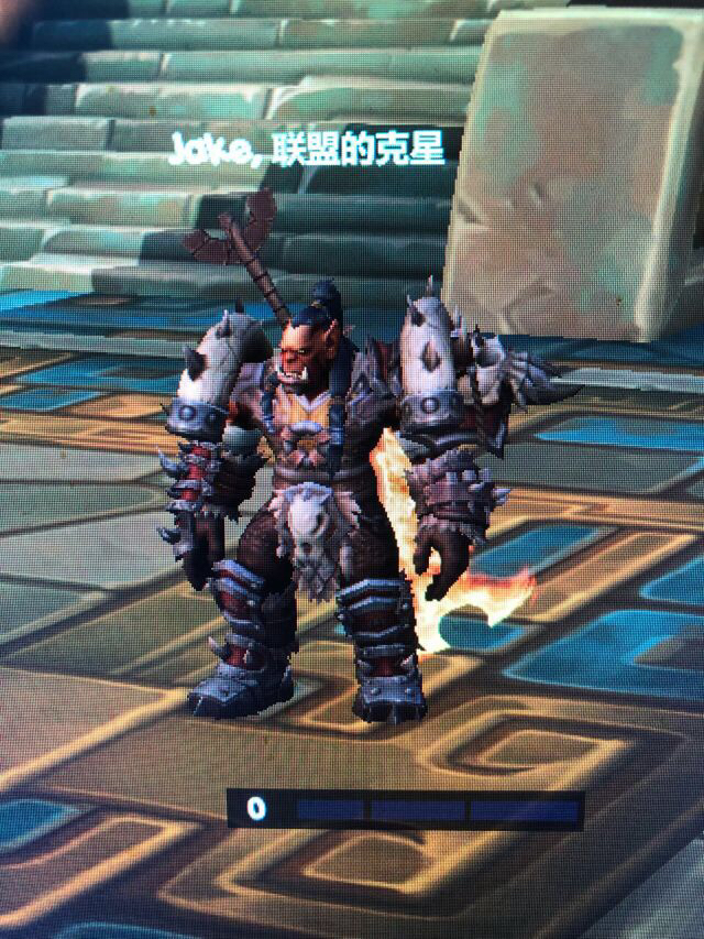 刚在战士区看到的玛格汉兽人獠牙肩膀传承这位大兄弟