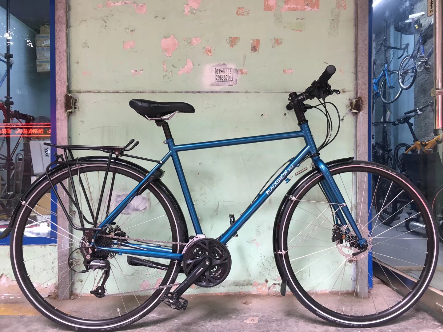 不咋滴 非要二选一 捷安特 加点钱 三千内黑雪的旅行车比这两靠谱的多