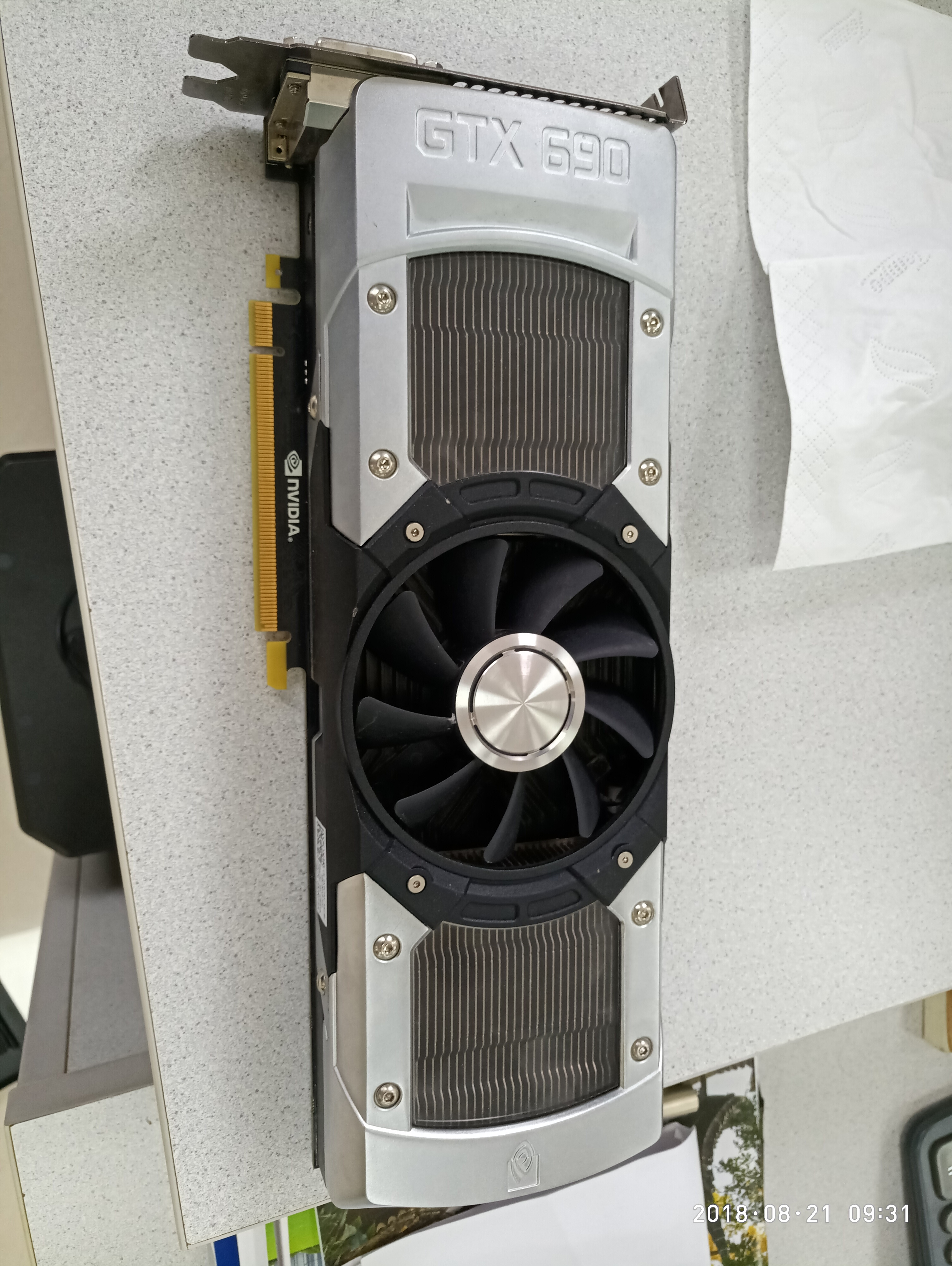 gtx690战术核显卡图片