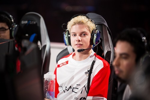 活动向洛杉矶英勇队选手bradyagilitiesgirardi提问