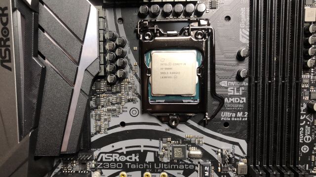 i9-9900k 1080ti作业贴显卡:1080ti小雕 内存:幻光戟c14 8*2 主板:z3