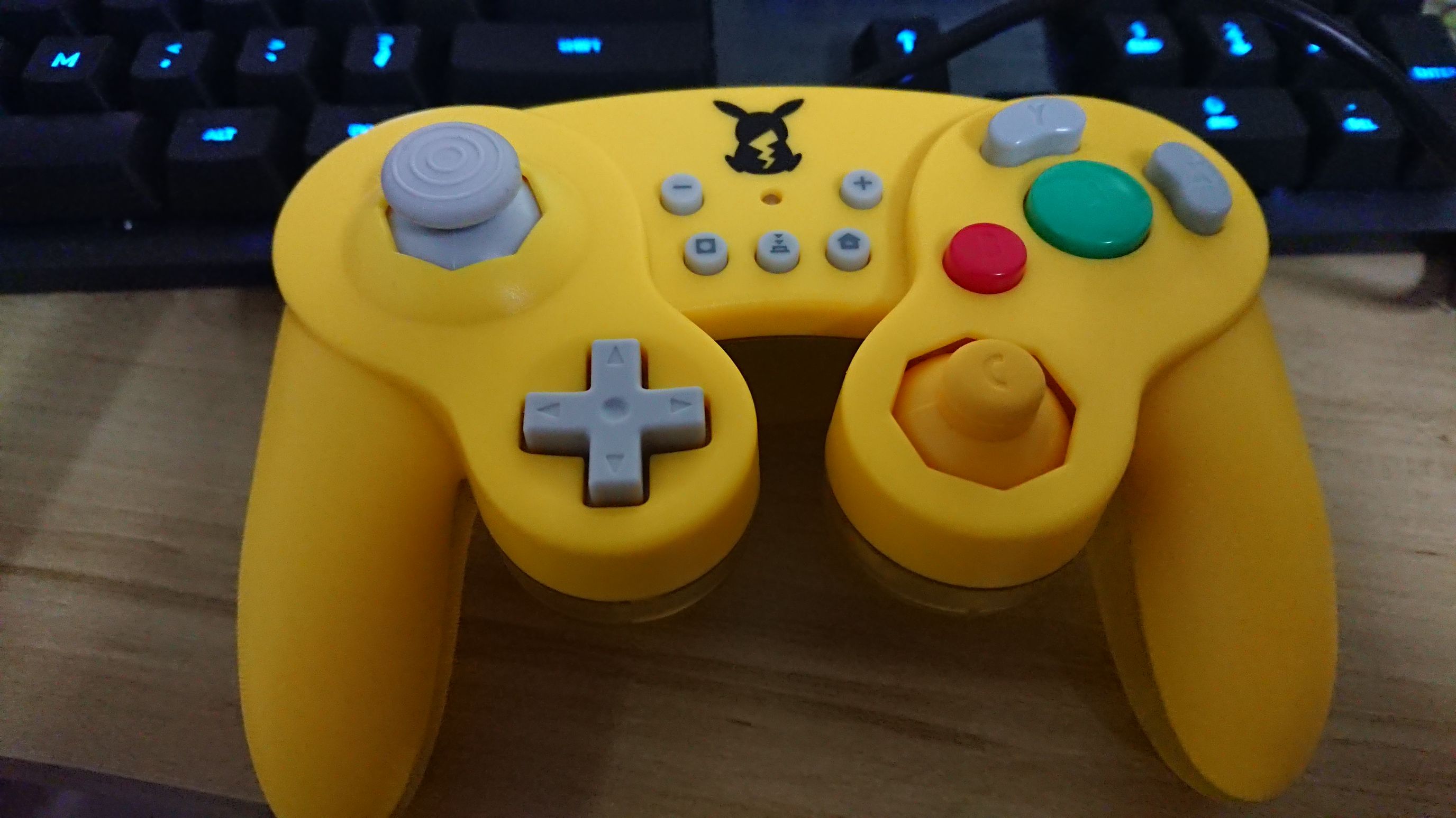 hori的ngc手柄到啦就等7号大乱斗线上被虐了