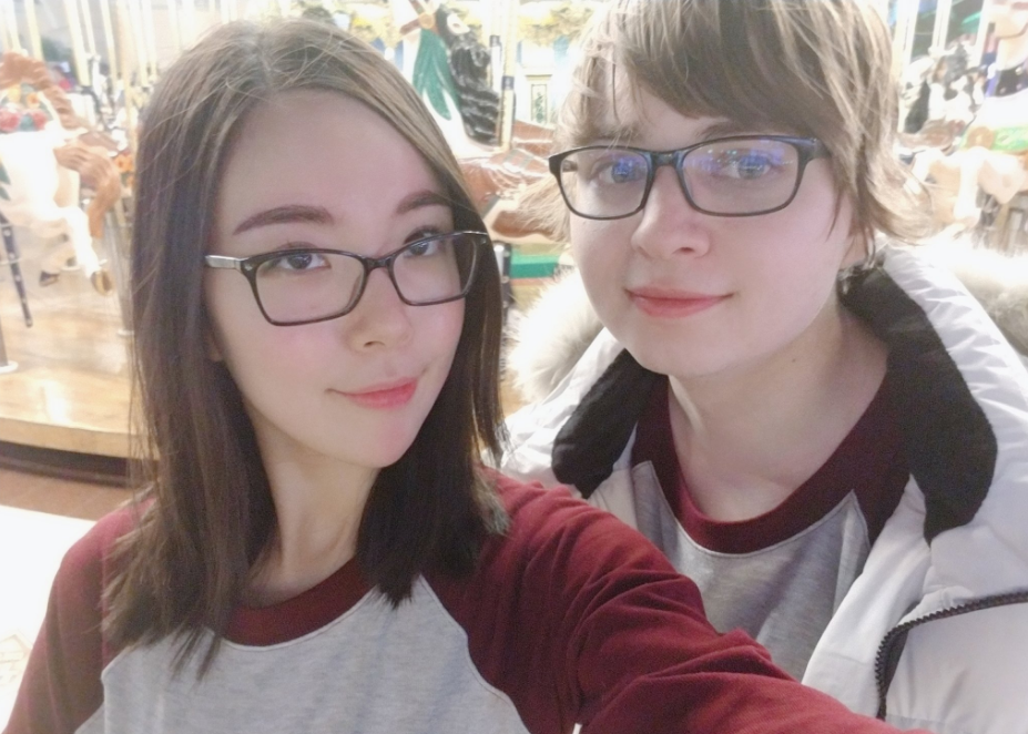 sneaky cos女友双兔傍地走,安能辨我是雄雌