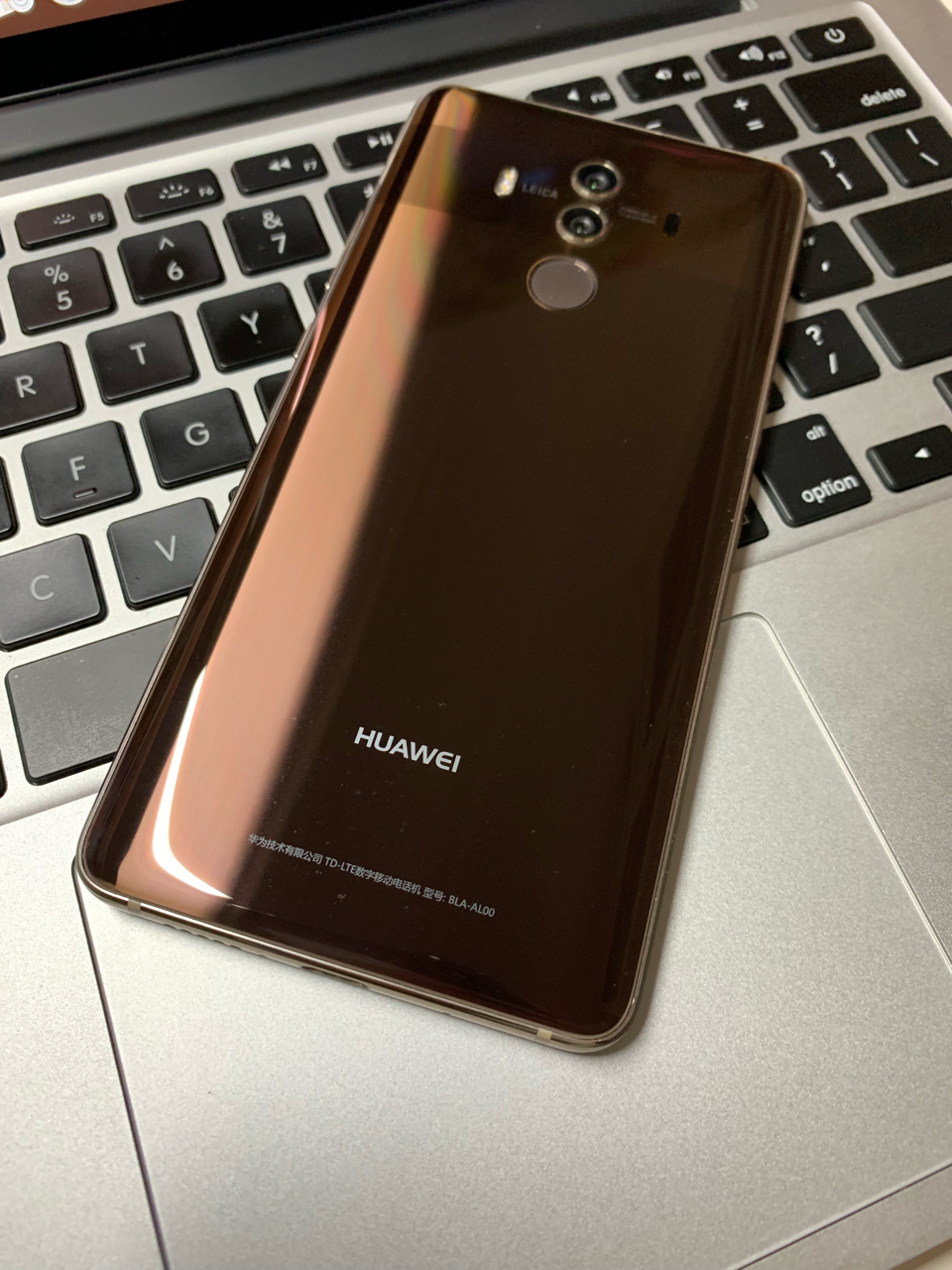 已出预出华为mate10pro6128g香槟金箱说全坐标郑州