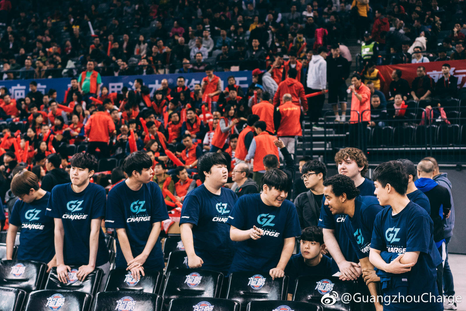 广州冲锋队也太有排面了吧在cba登场亮相了