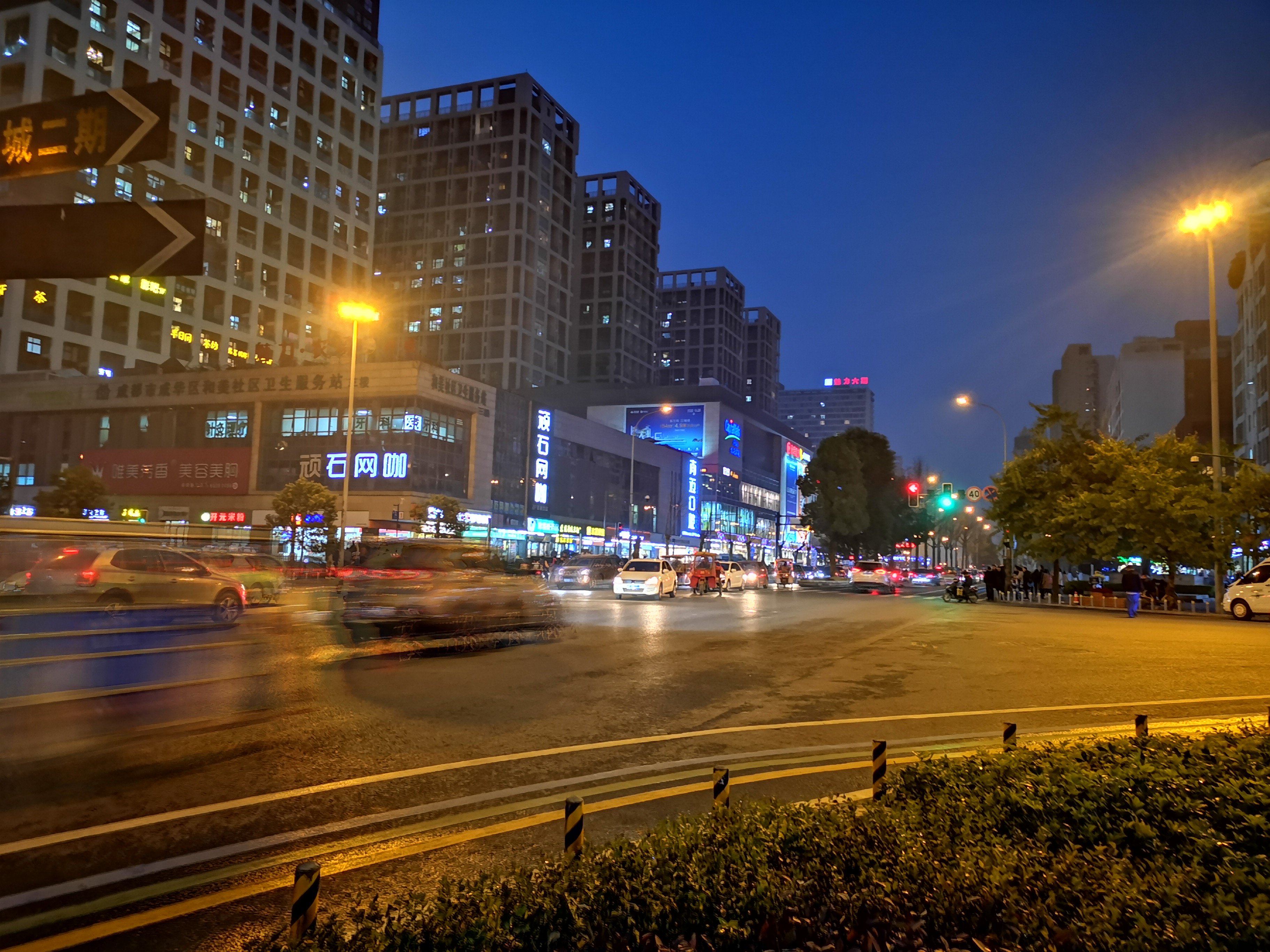 新爵士20x发两张西安高新区的夜景灯光