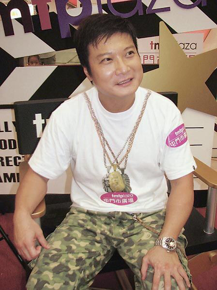 没人感觉雷军跟香港明星钱嘉乐很像吗