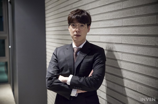 (2019-01-17 13:42):海外队伍的队员会毫不犹豫地指出教练的错误,他