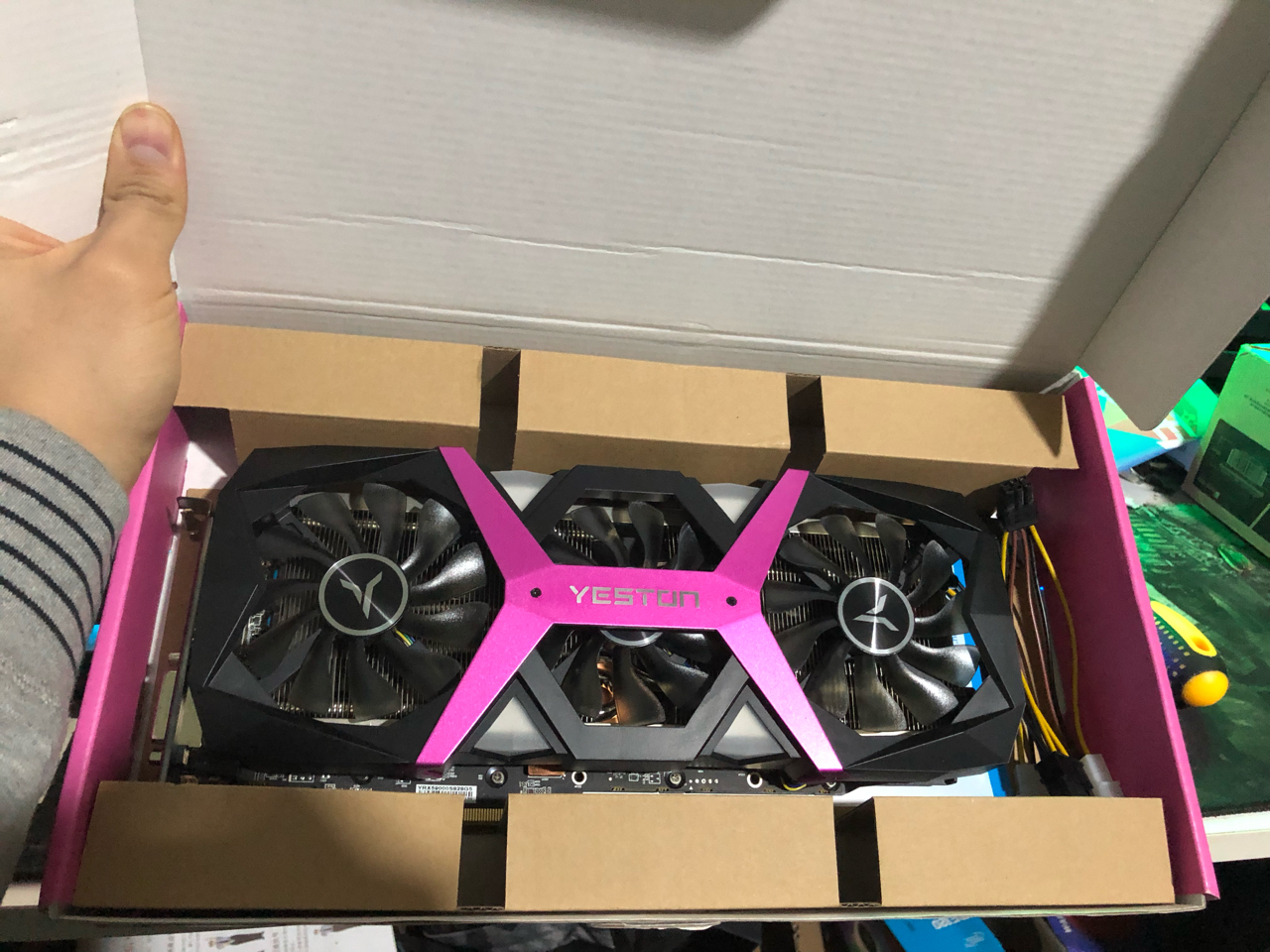 电脑硬件盈通rx590橙色重新