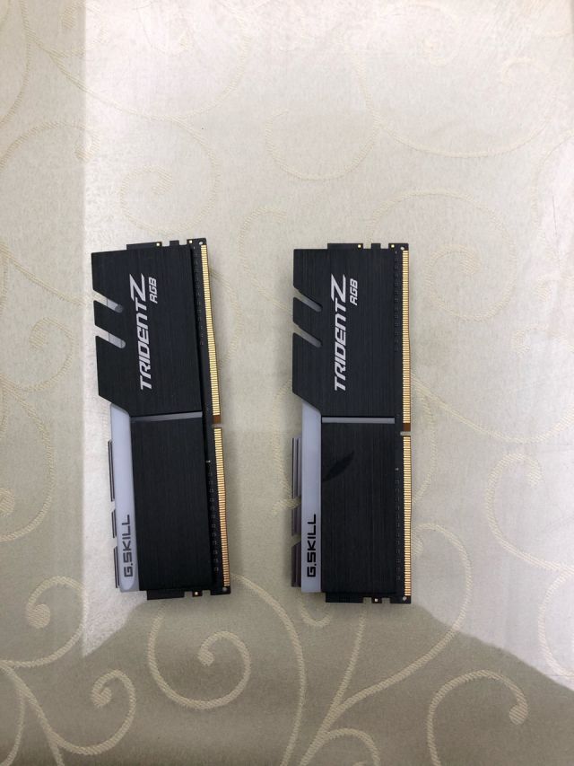 [电脑硬件] 出幻光戟 3200c14套条