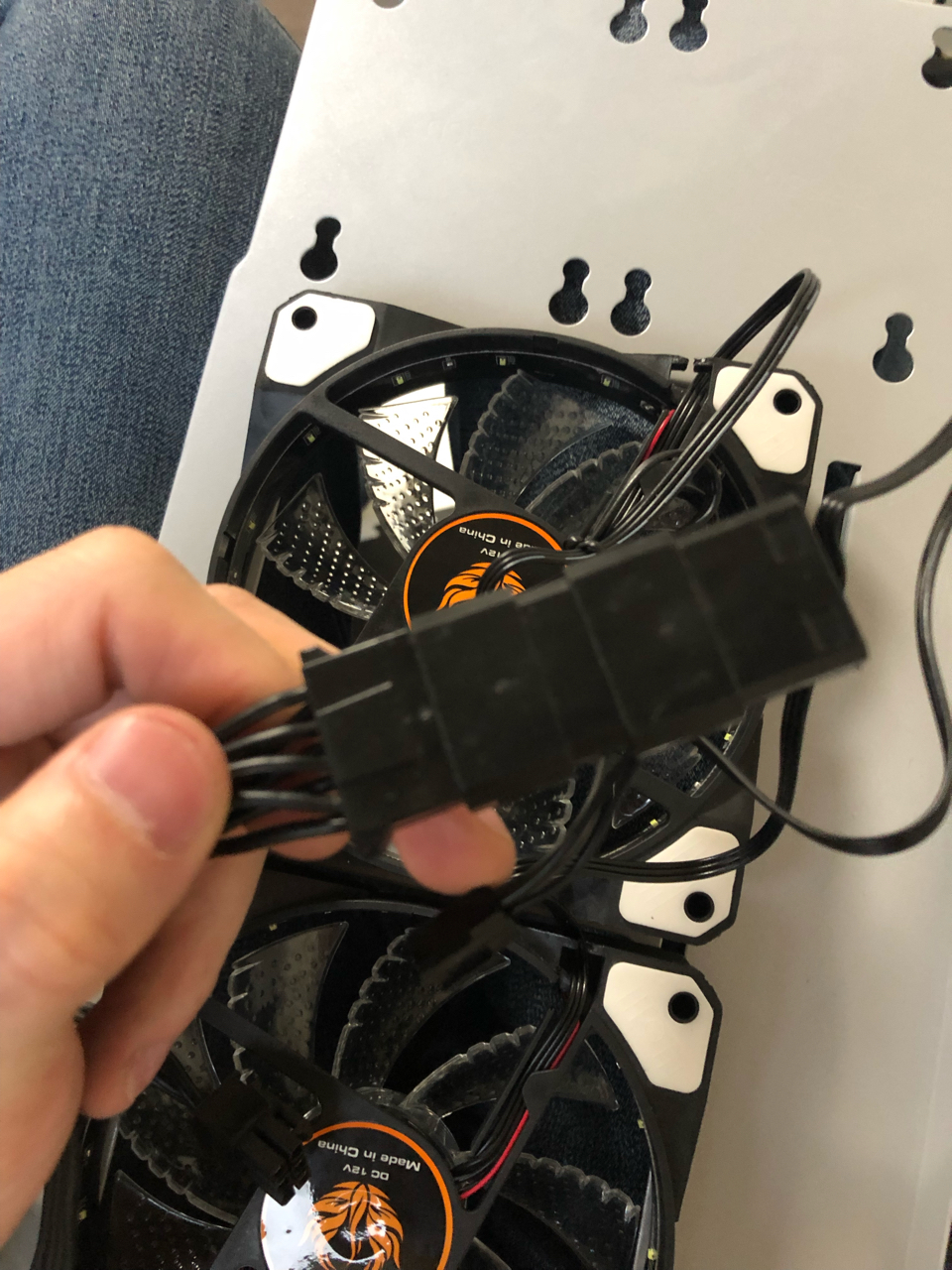 作业贴紧急求助…大4pin风扇怎么接啊