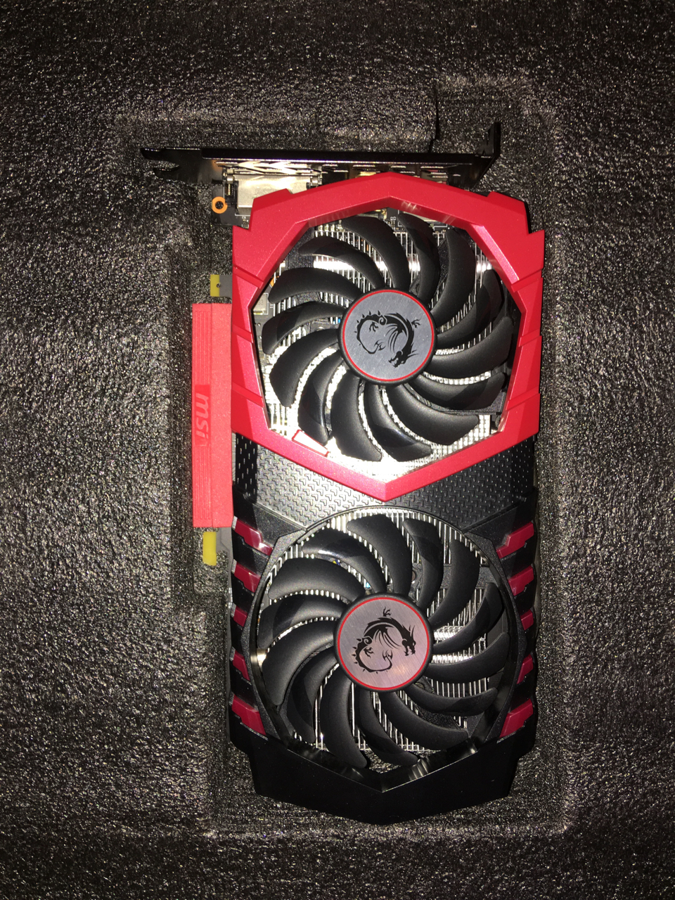 电脑硬件大扫除老婆玩lol的微星1050ti明盘700已卖出