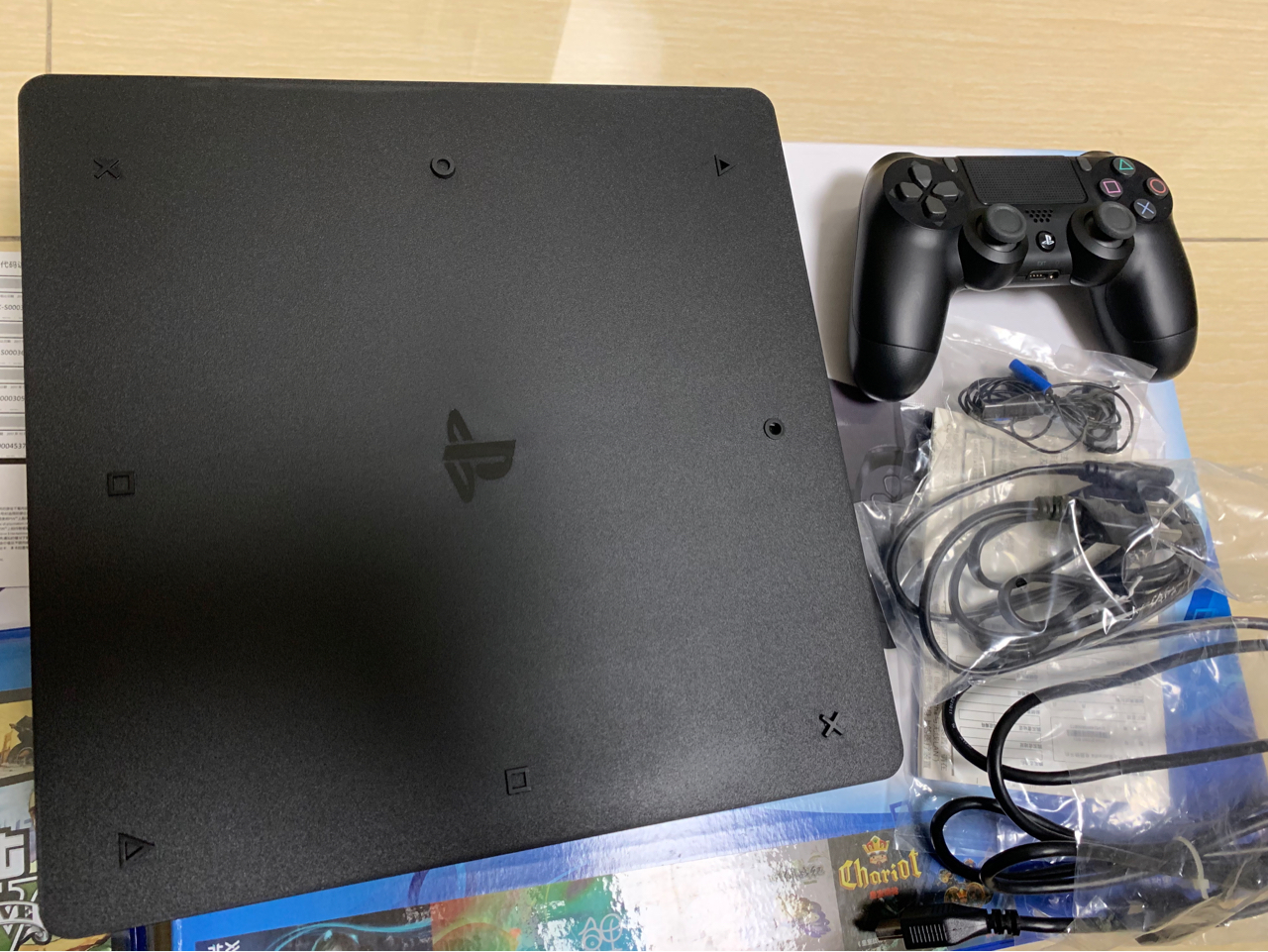 已出ps4slim500g国行箱说齐全已备份港服