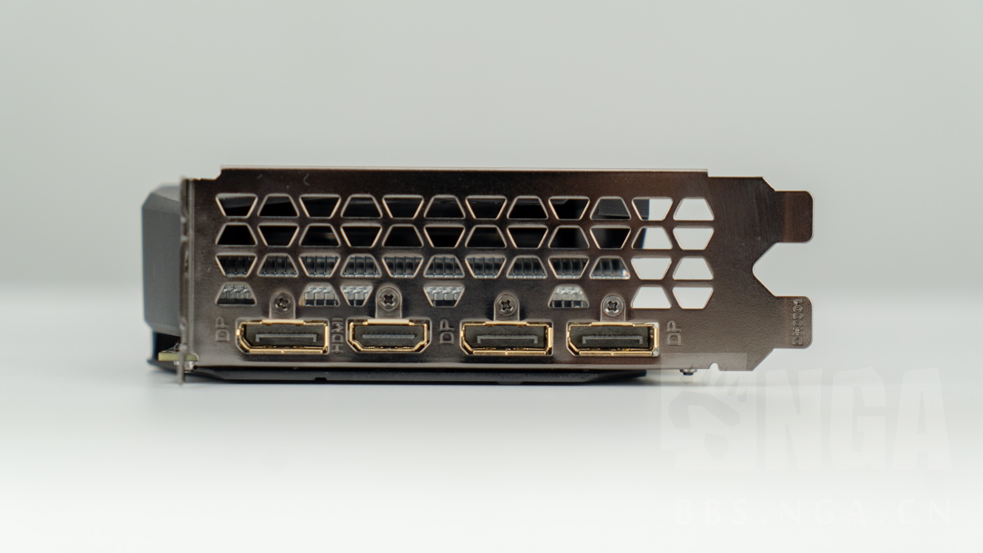 技嘉1660ti wf oc首发测试(伪)和1070的9款游戏效能对比测试视频 2k