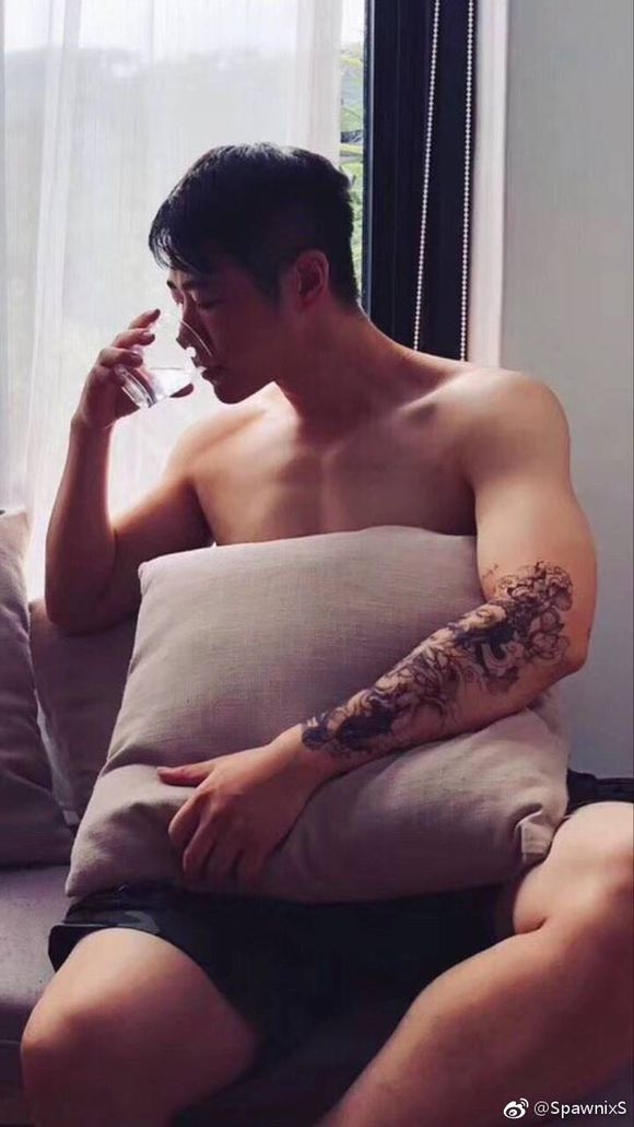 隐形守护者男主弱鸡的原因找到了