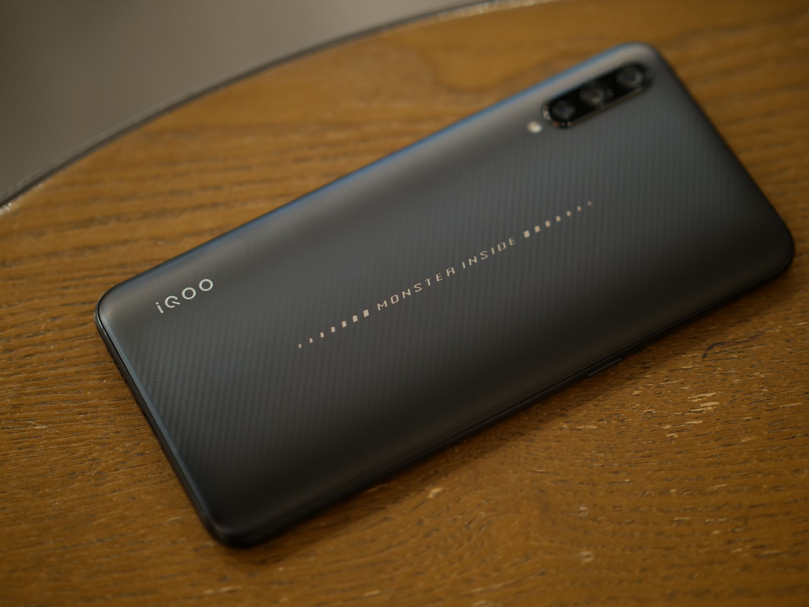 求问华为畅享9plus,荣耀8x,荣耀play,哪个玩游戏体验更好