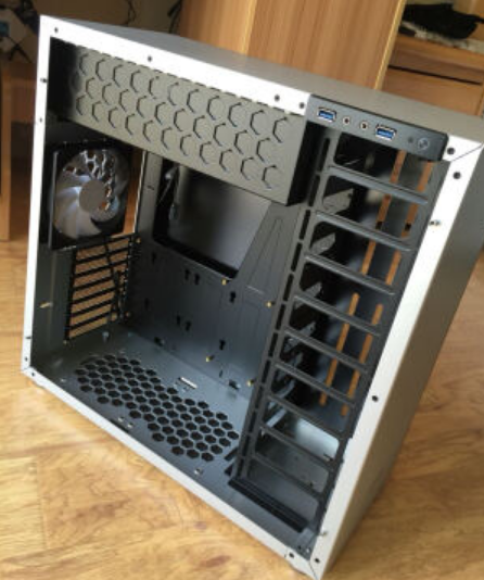 电脑硬件出一个乔思伯c4全铝机箱本地360元