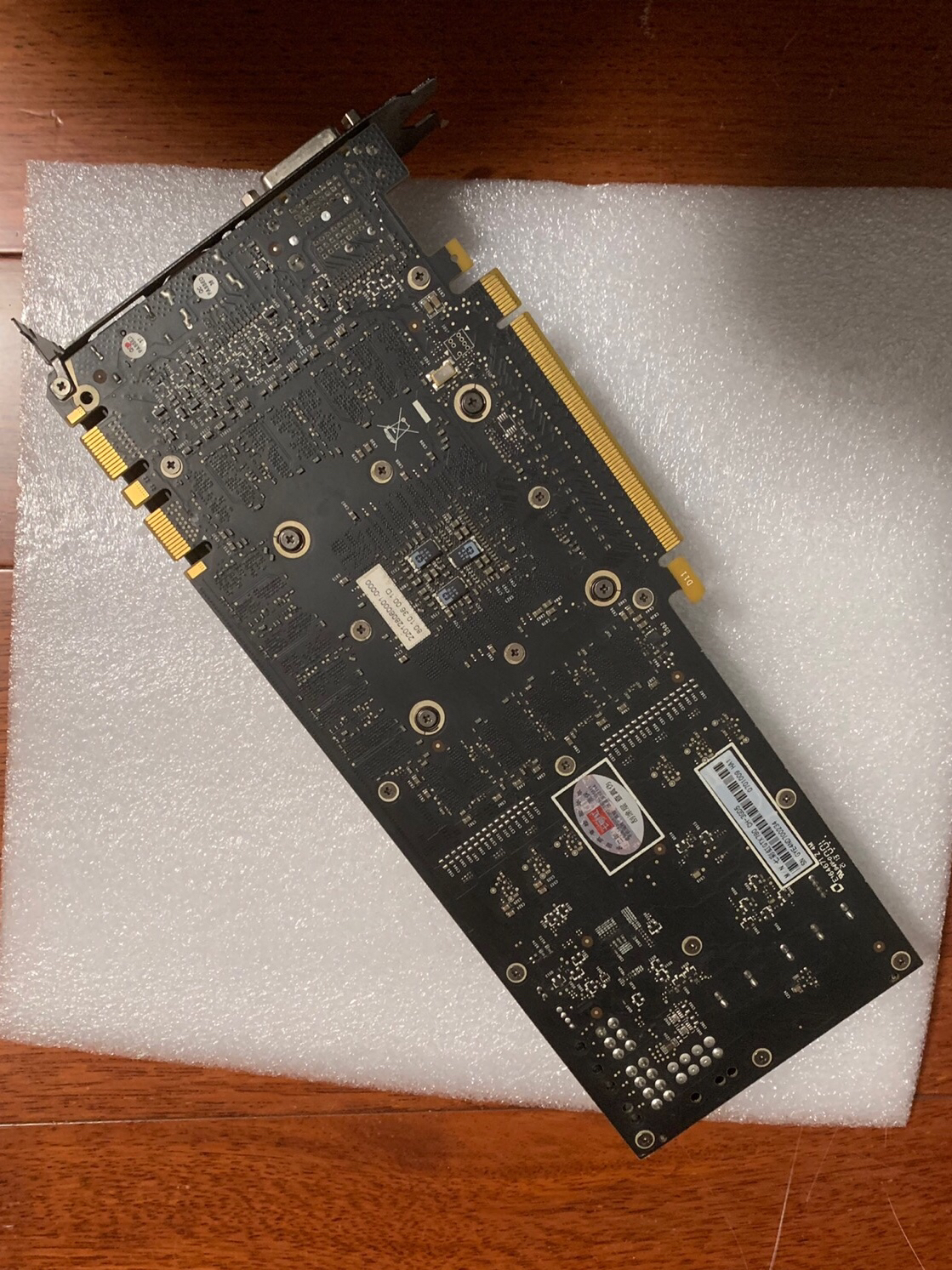 [电脑硬件] 公版gtx780 七彩虹