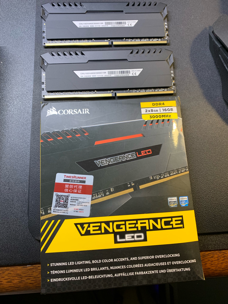 电脑硬件海盗船复仇者灯条ddr43000内存条8g2