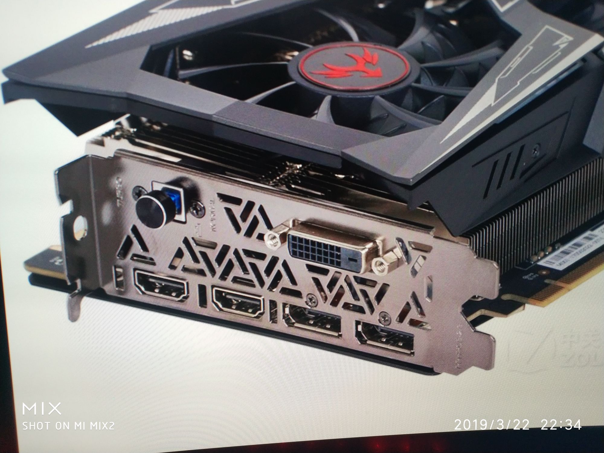 显卡hdmi接口居然少一个!