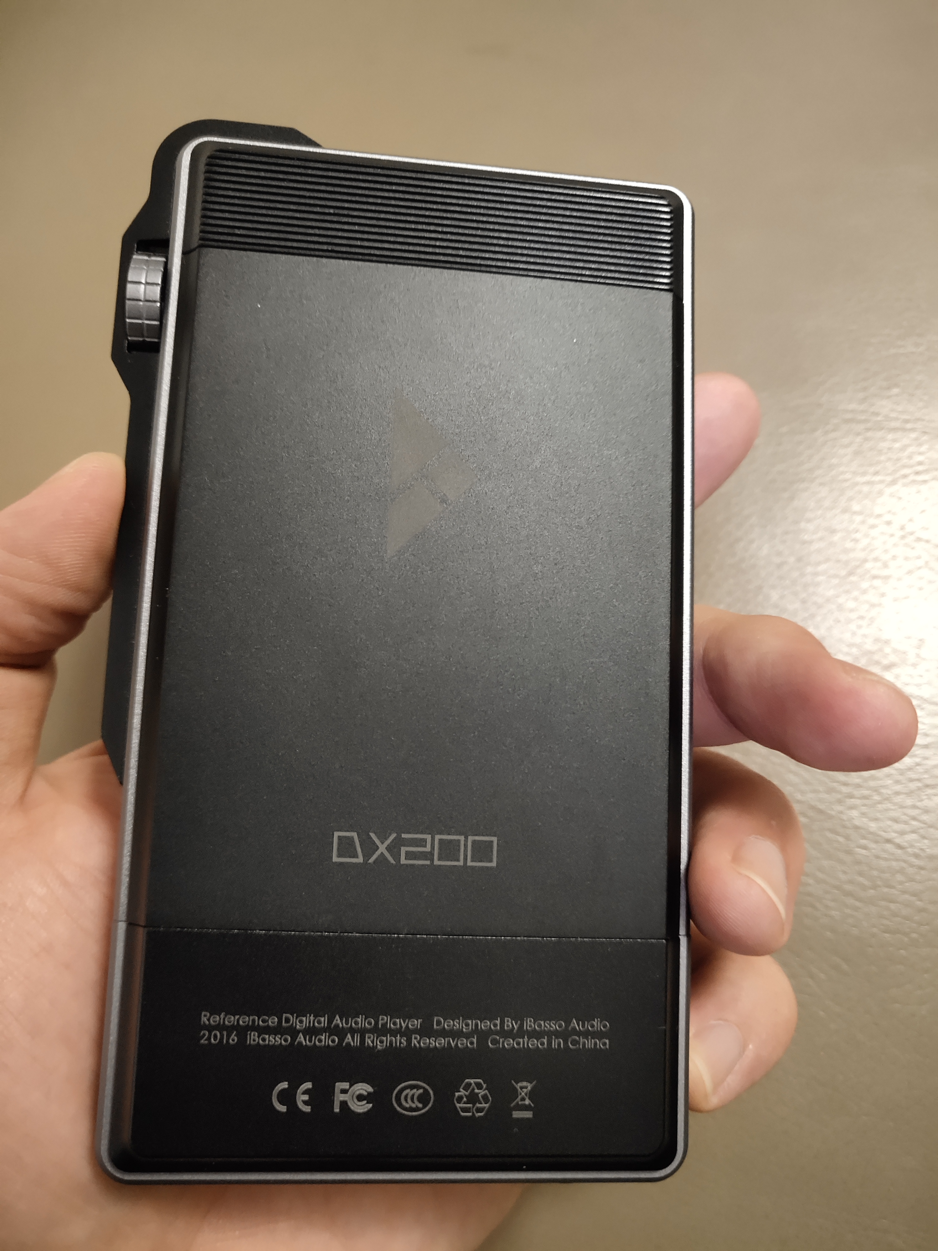 耳机音响艾巴索的dx200无损播放器