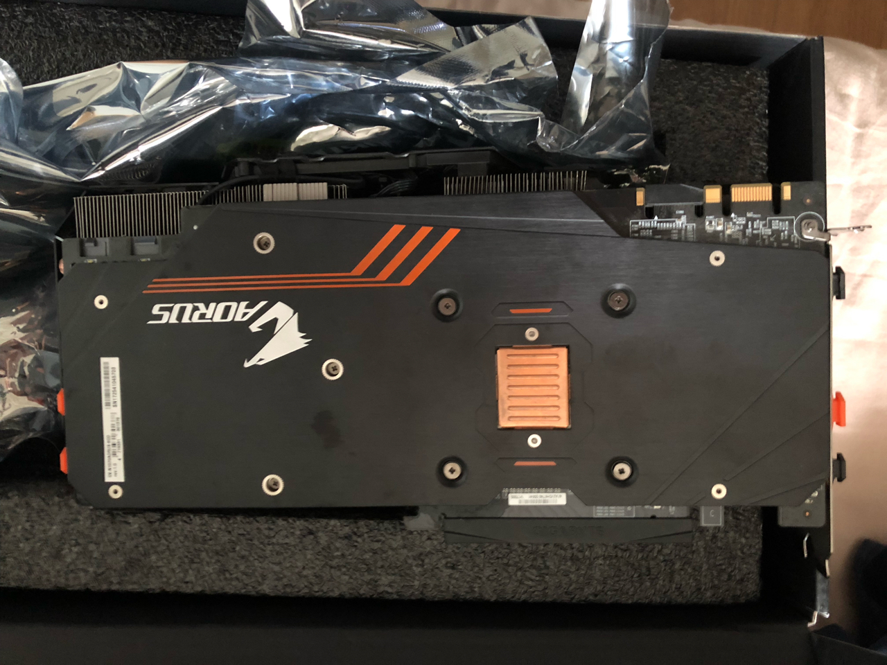 电脑硬件技嘉aorus1070雕牌萤火虫在保箱说全1800