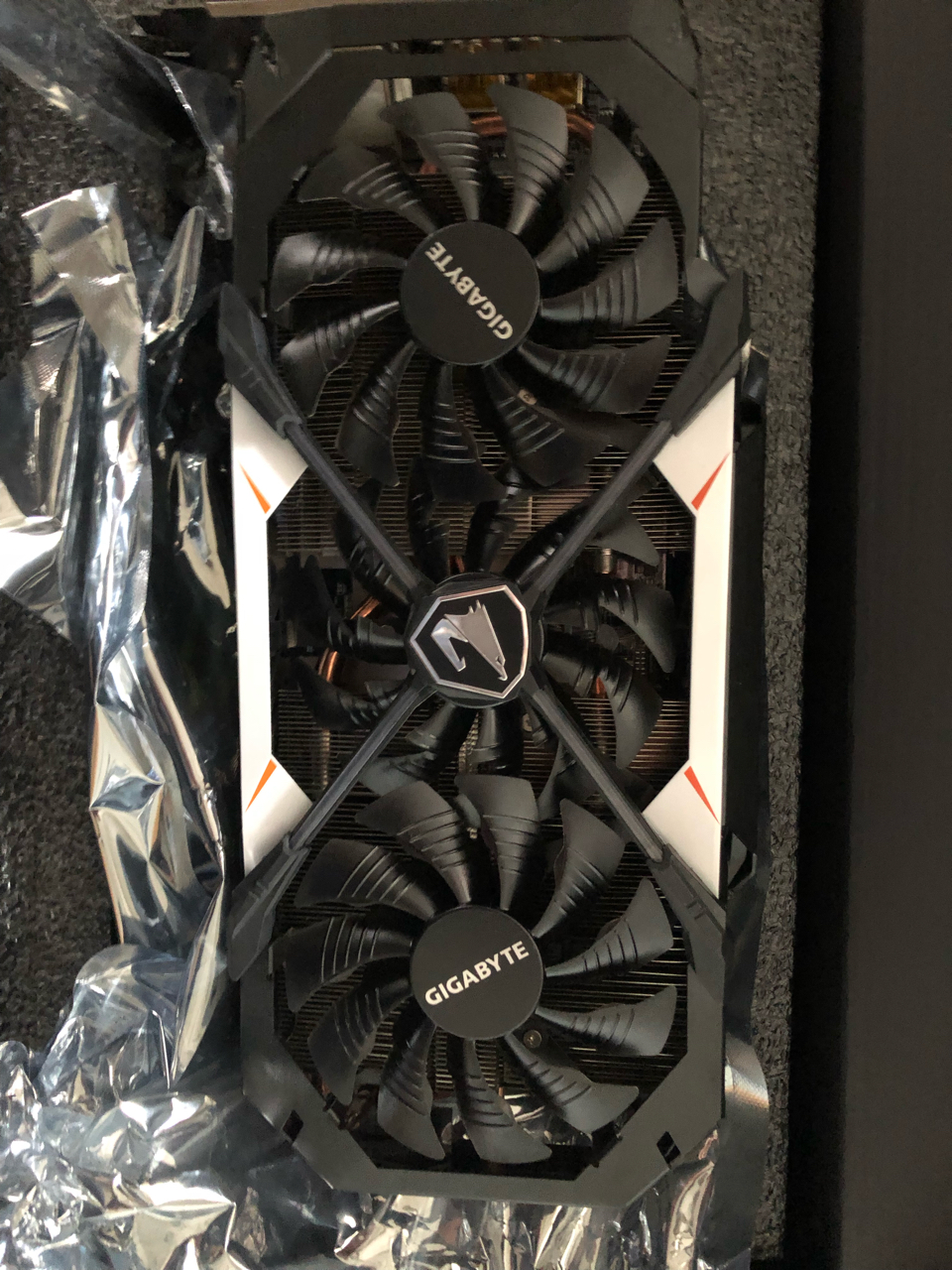 电脑硬件技嘉aorus1070雕牌萤火虫在保箱说全1800