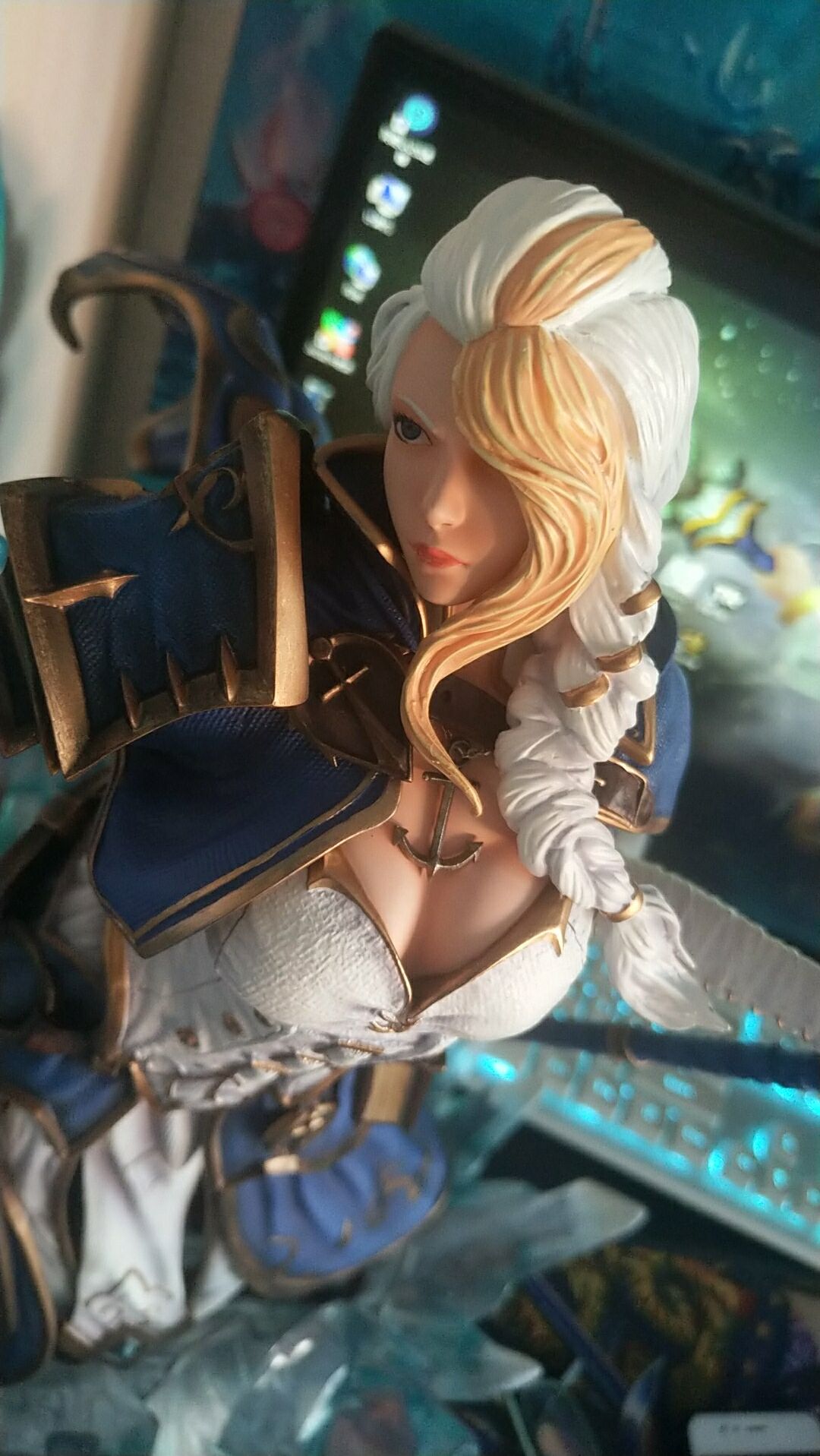 预定的吉安娜雕像到了