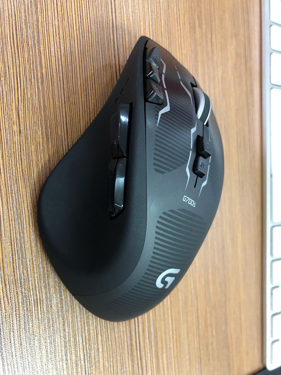 [电脑外设]出罗技g700 200元