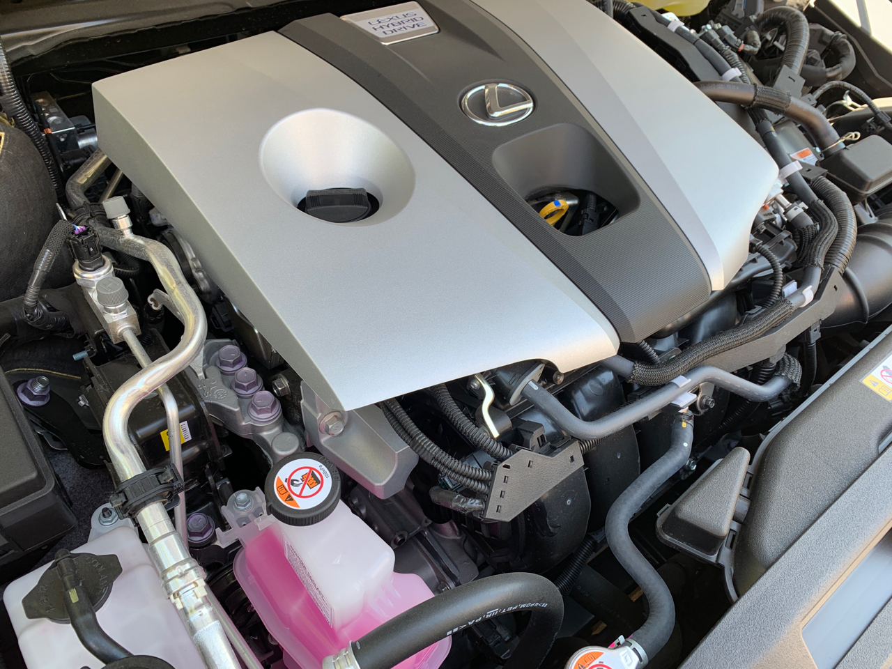 雷克萨斯es300h一个月深度测评,更新引擎盖图