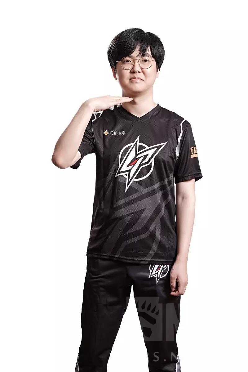 [赛事] next春季赛明星邀请赛线下总决赛决赛th000大胜infi夺冠