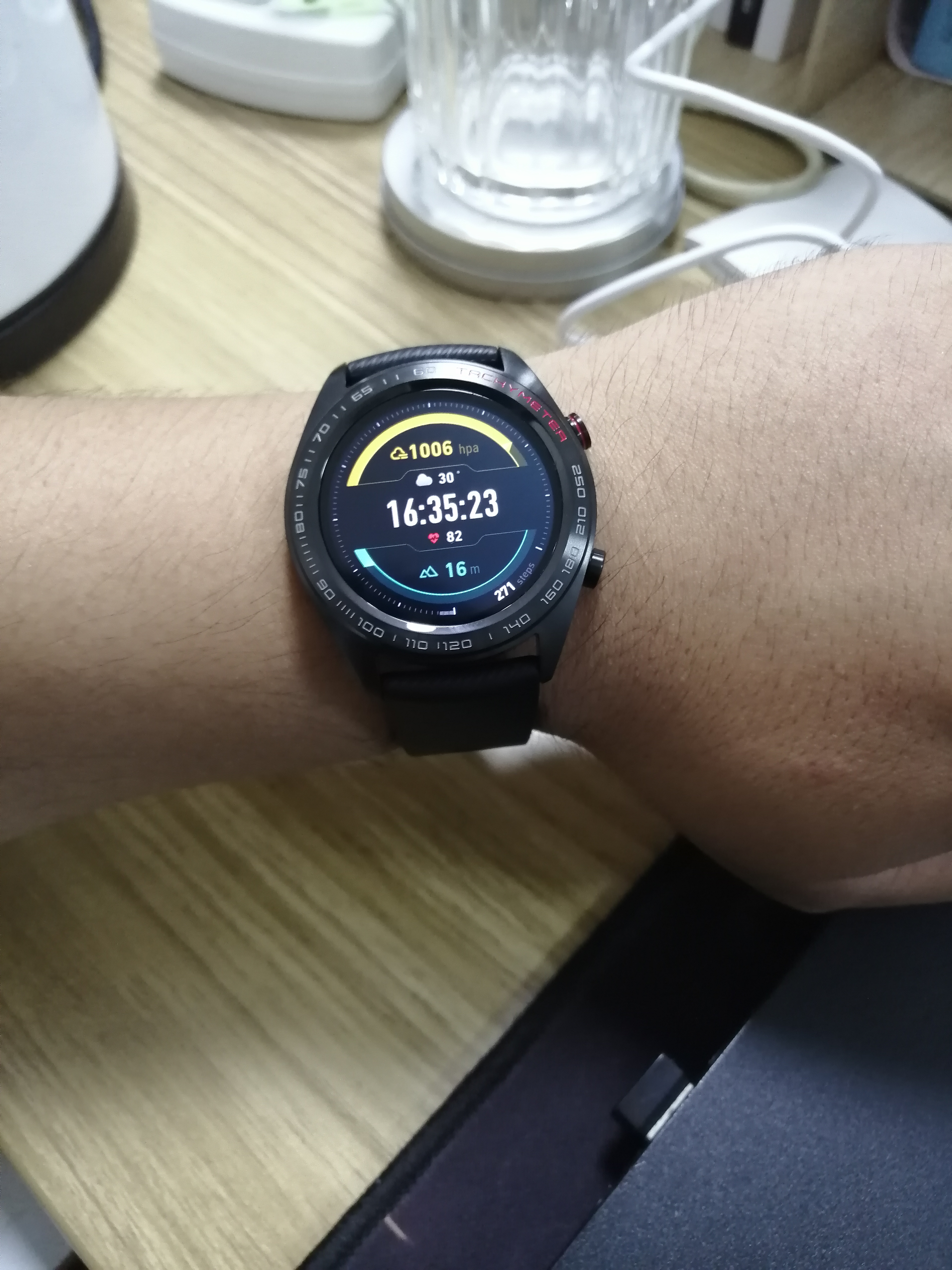 买了一个荣耀magic手表感觉还阔以