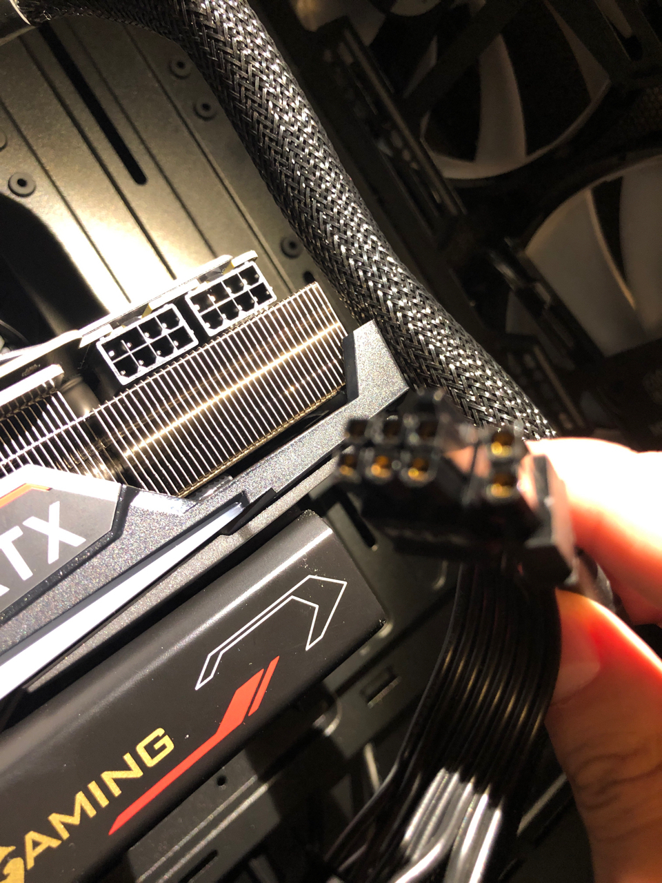 显卡电源线为啥设计成这样的