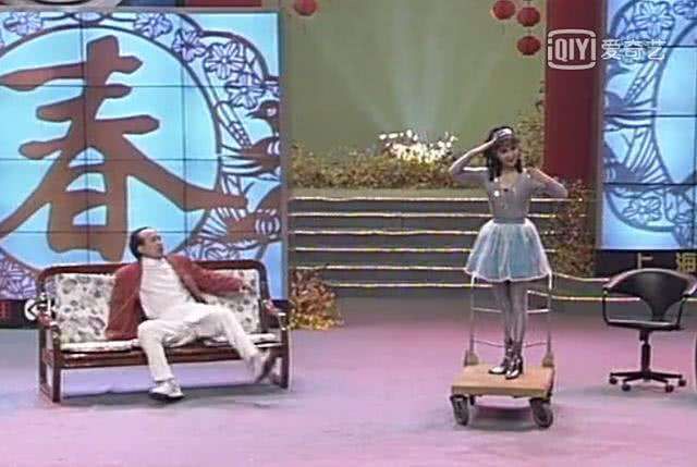 [jojo]你还别说…越看越像蔡明机器人