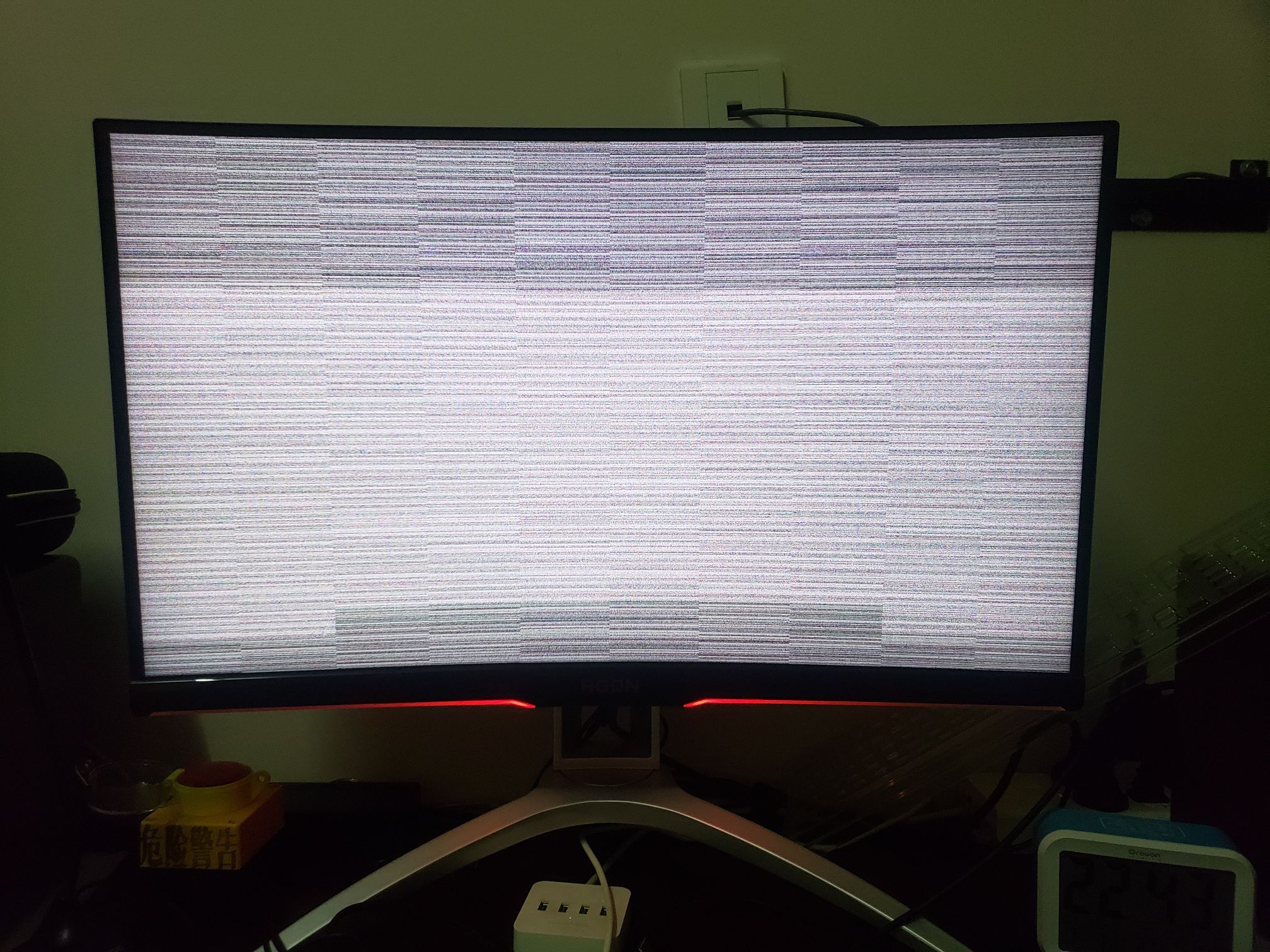 开机花屏怀疑显卡坏了结果接主板集显也不行神啊救救我吧