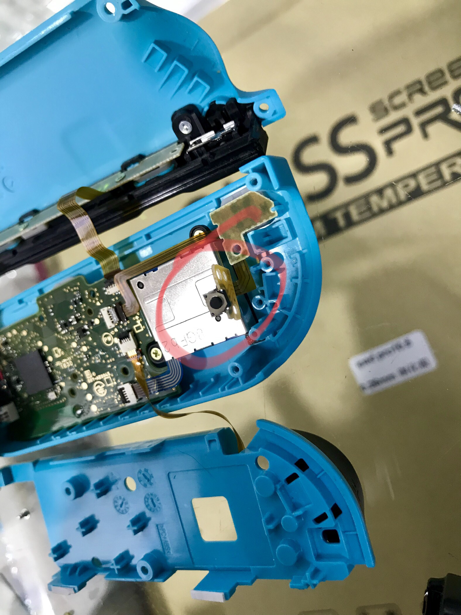 想问下这个左joycon部件坏了怎么修