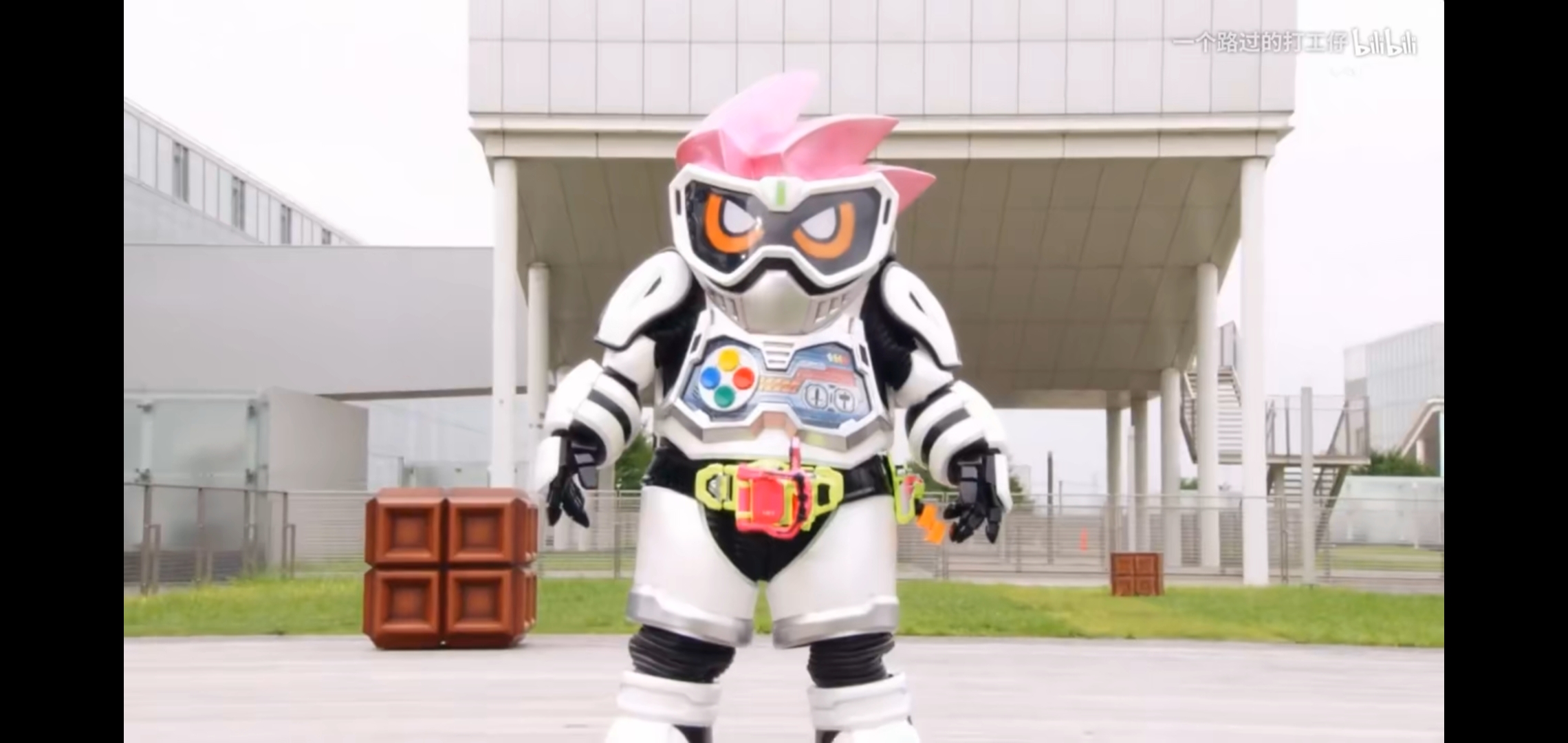 大鲍勃其实是韦天动力装甲?