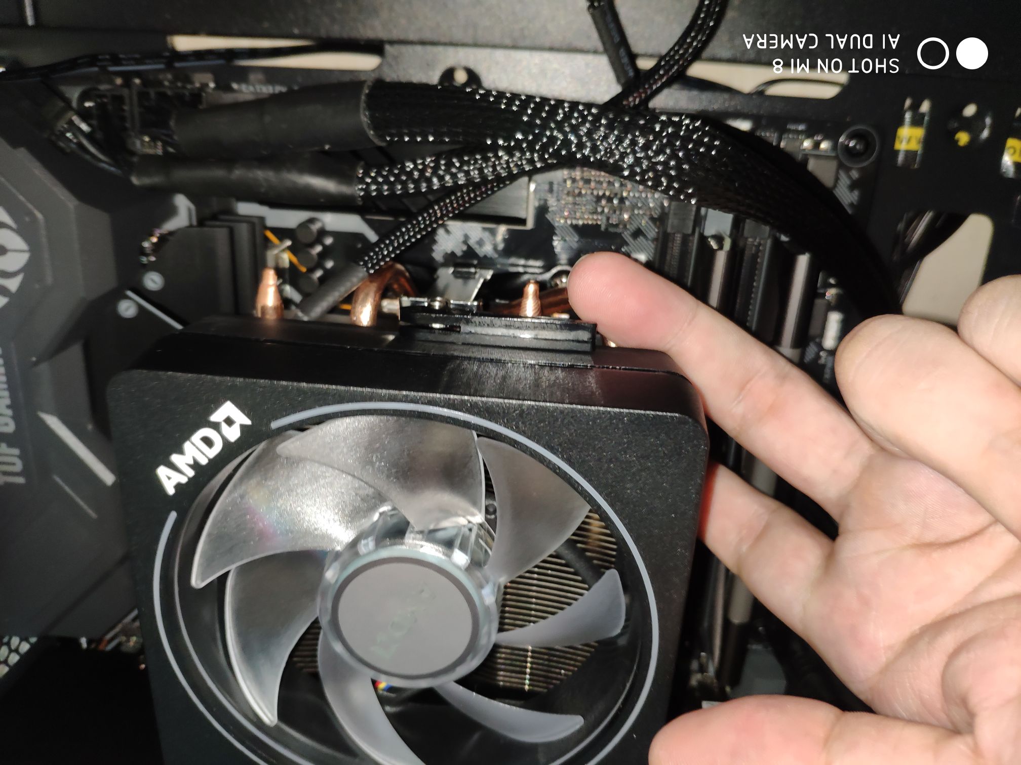 3700x原装散热风扇rx5700xt这个温度正常吗