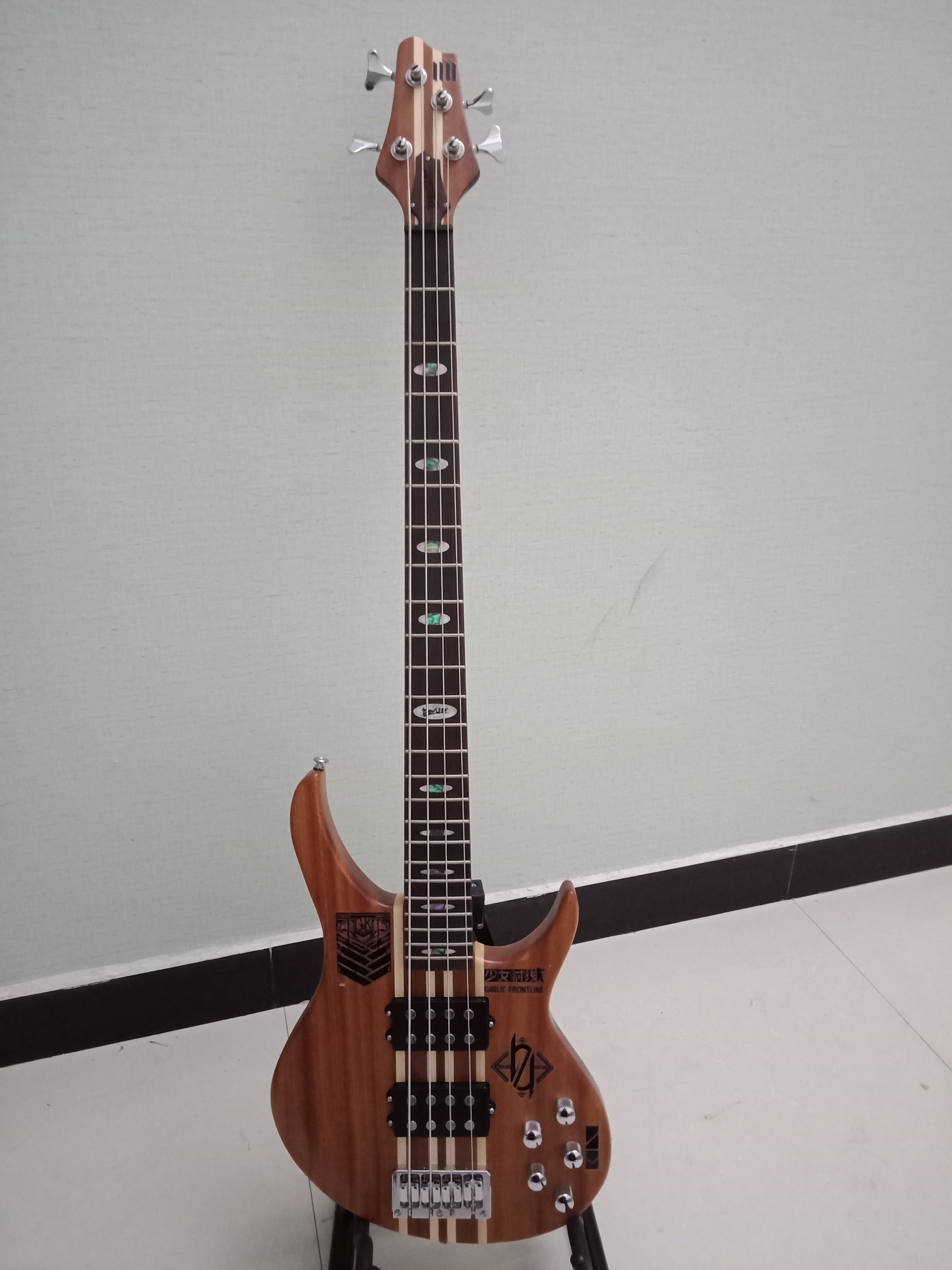 我的贝斯贴好金属贴了五图预警