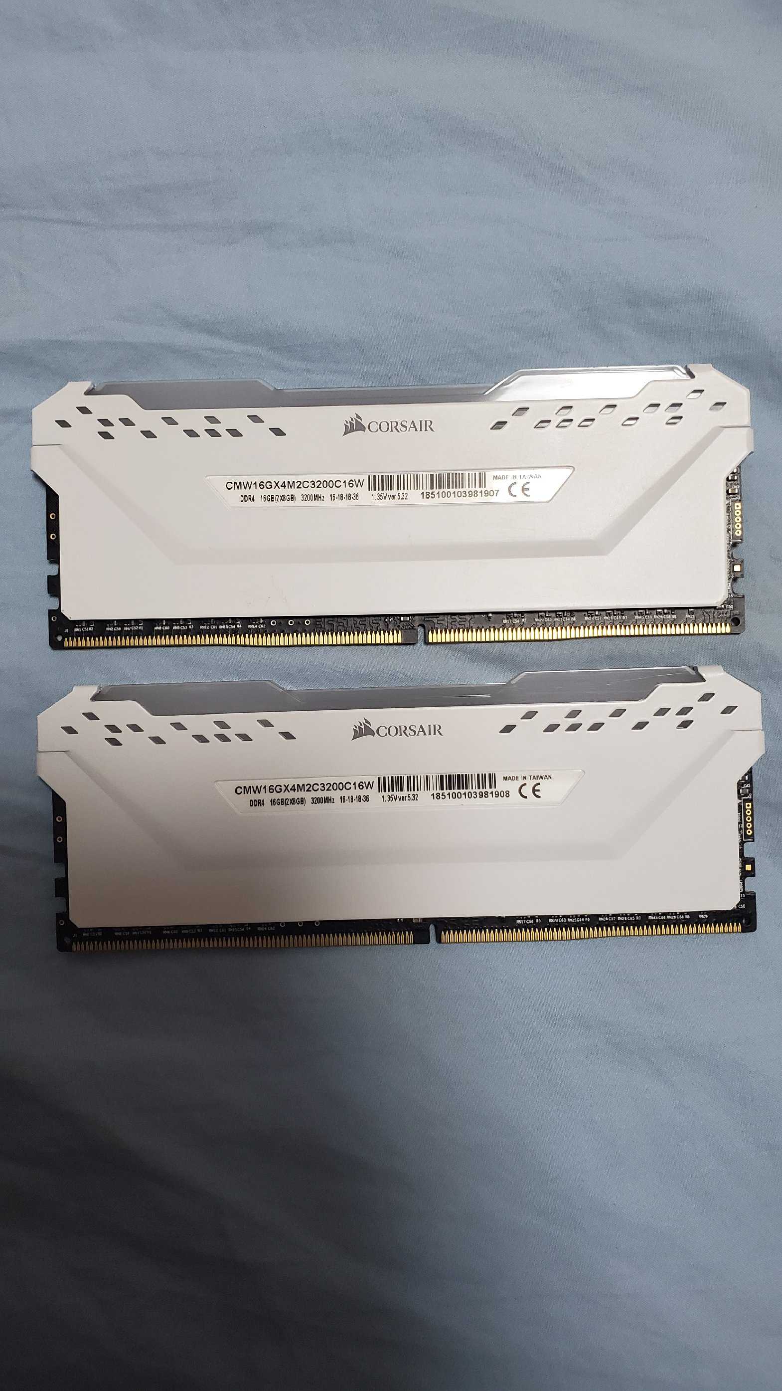 电脑硬件海盗船3200c16cjr颗粒8g216g