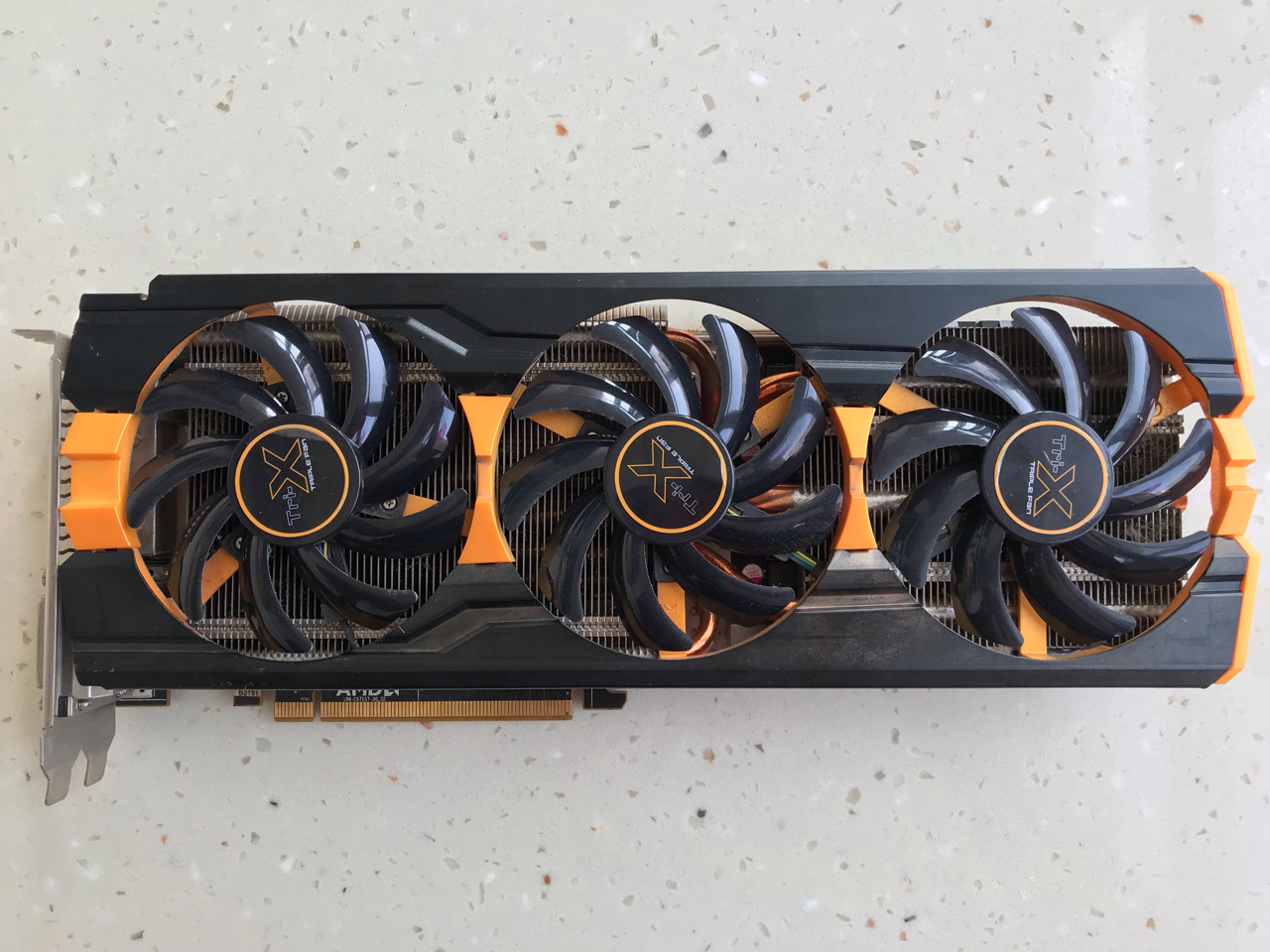 电脑硬件蓝宝石r9290xtrixoc4gb400元