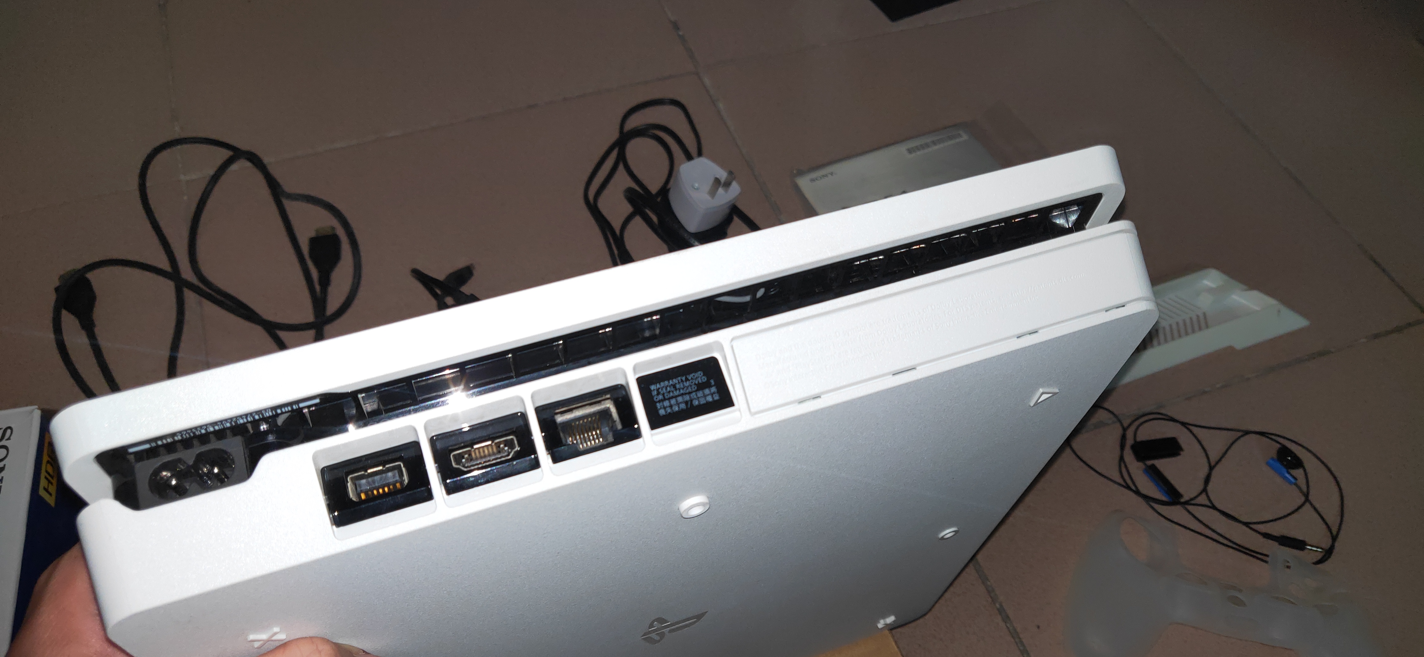 电视游戏主机掌机港版白色ps4slim1tb版本