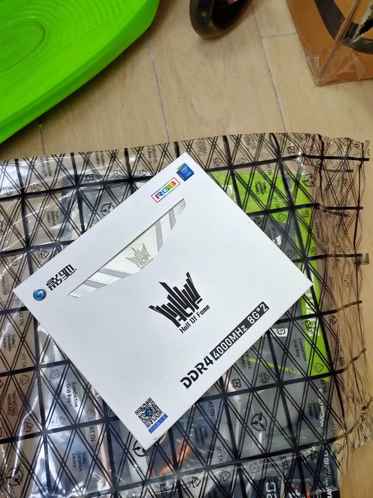 镁光铂胜应该是我见过颜值最高的内存条了